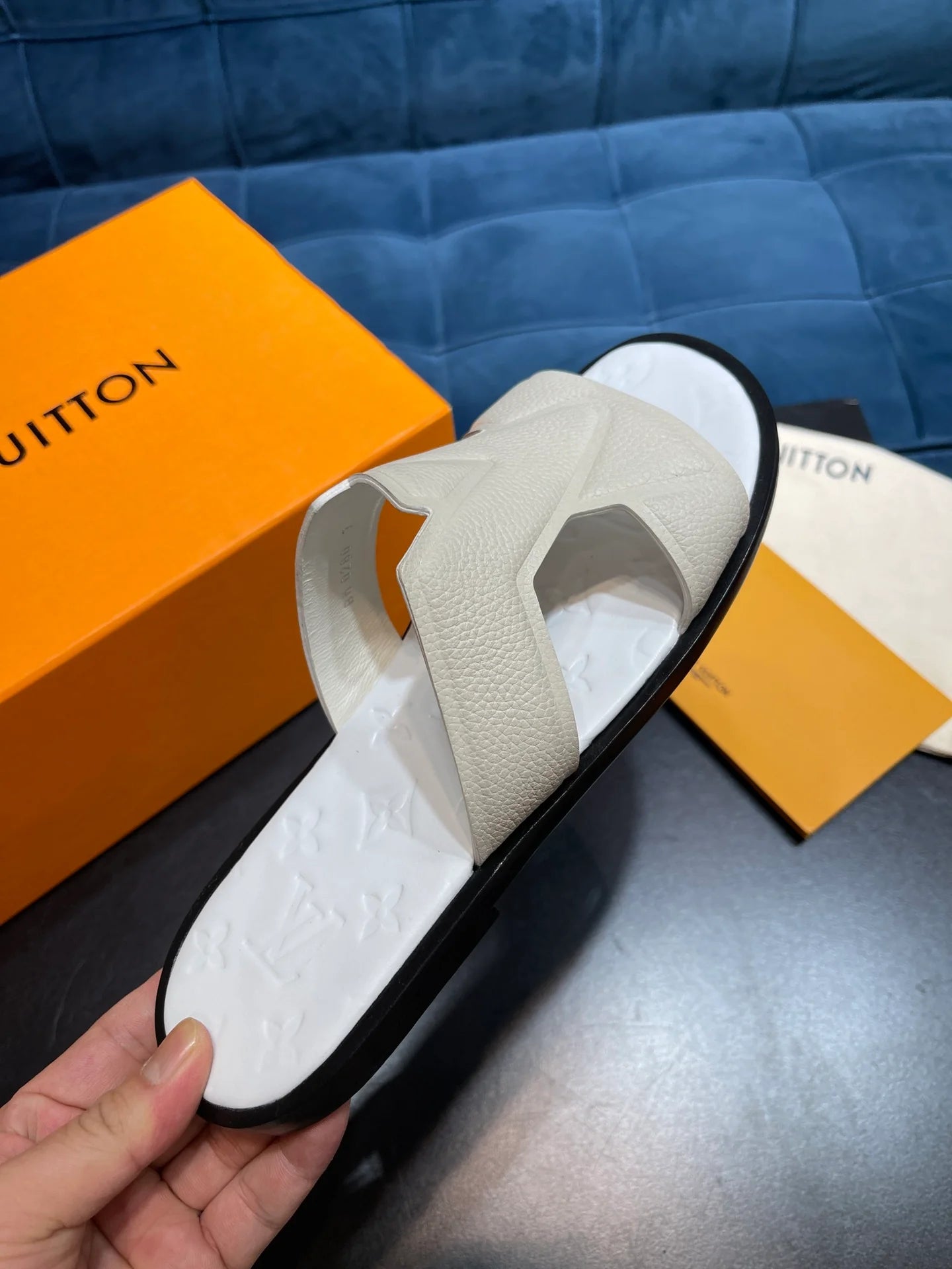 LV SANDAL