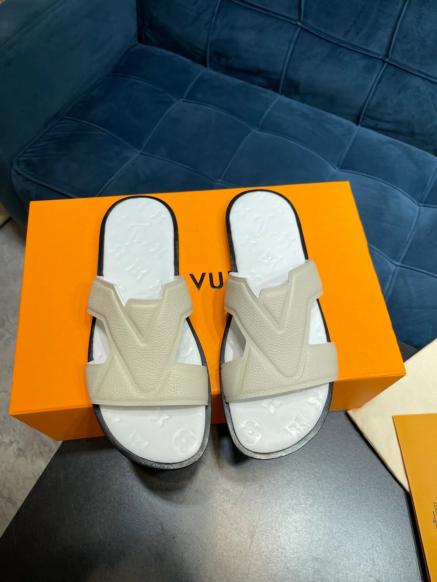 LV SANDAL