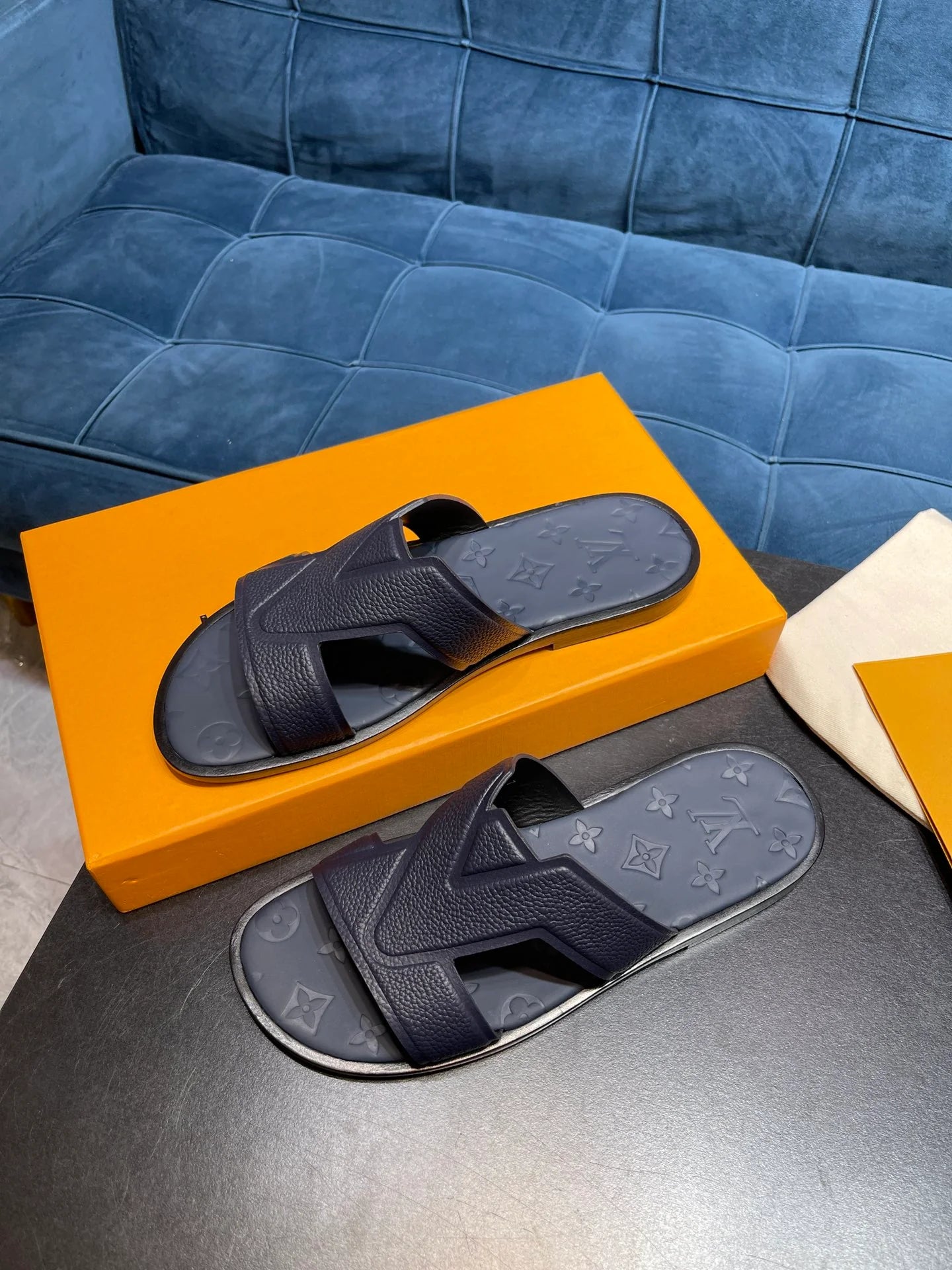 LV SANDAL