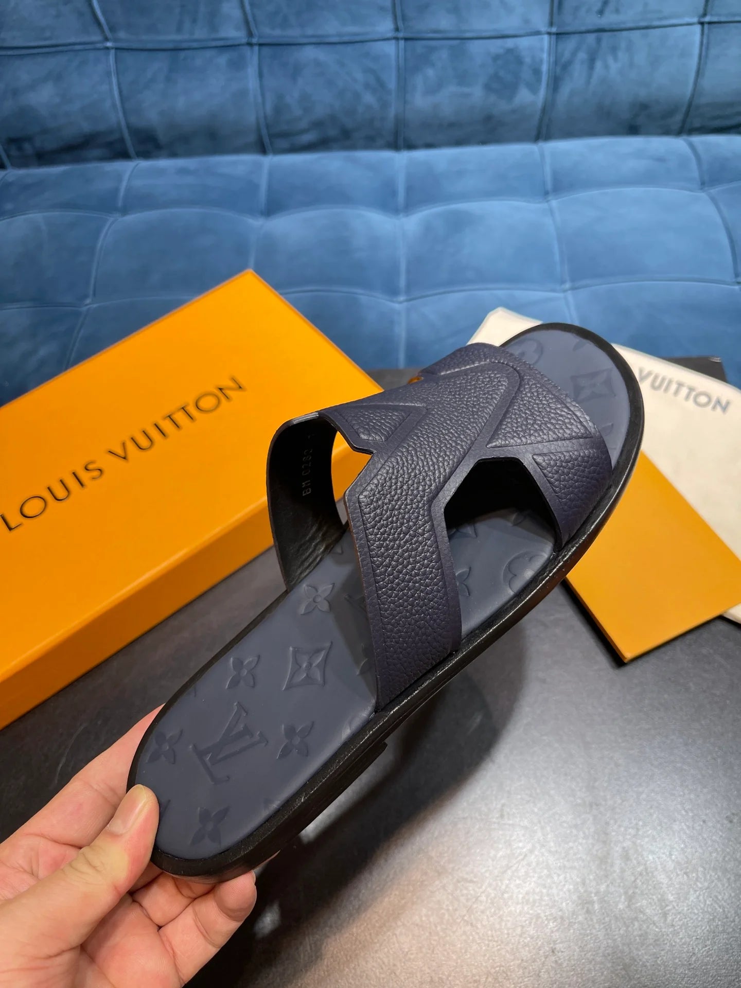 LV SANDAL