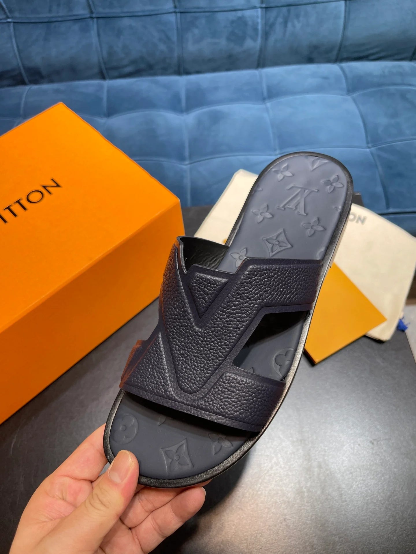 LV SANDAL