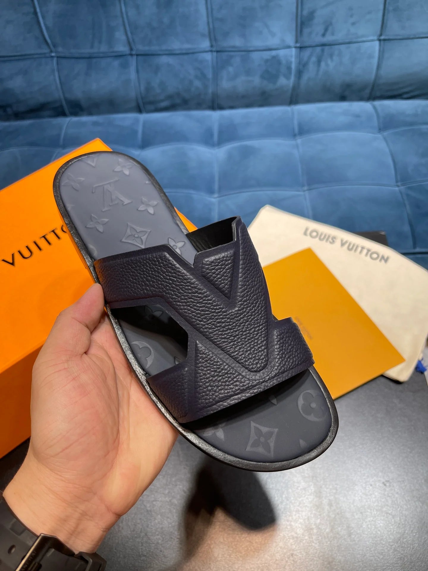 LV SANDAL