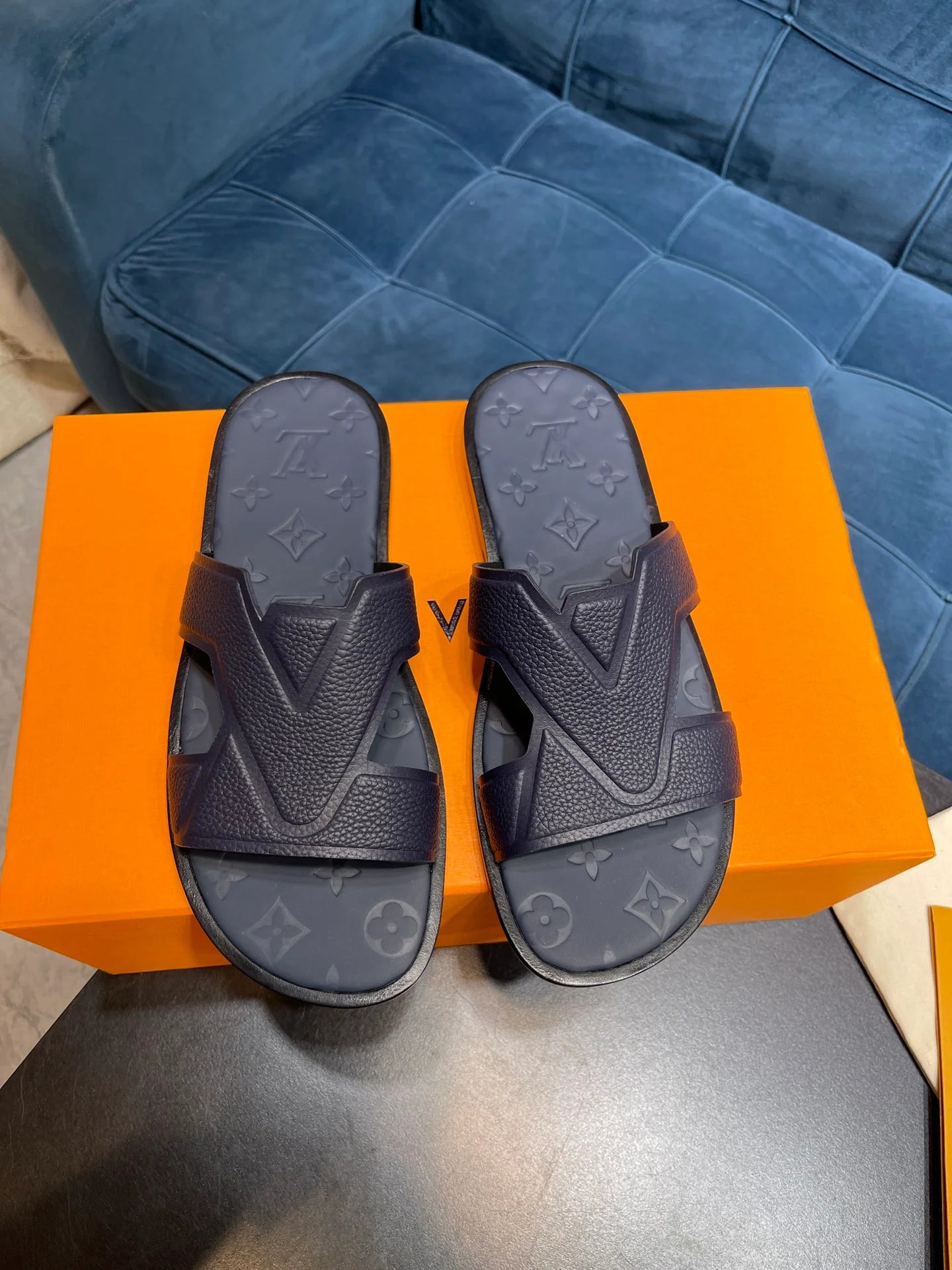 LV SANDAL