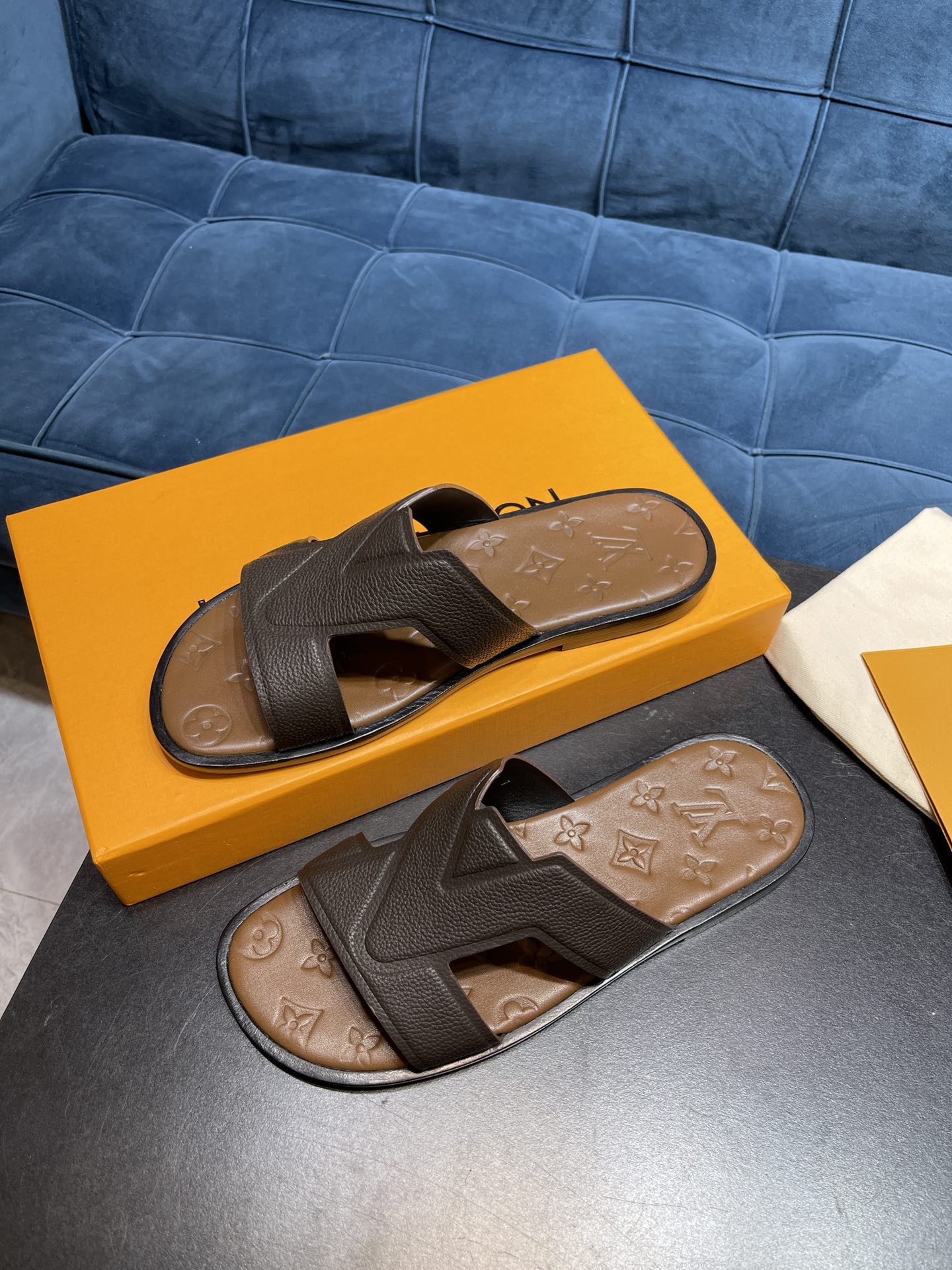 LV SANDAL