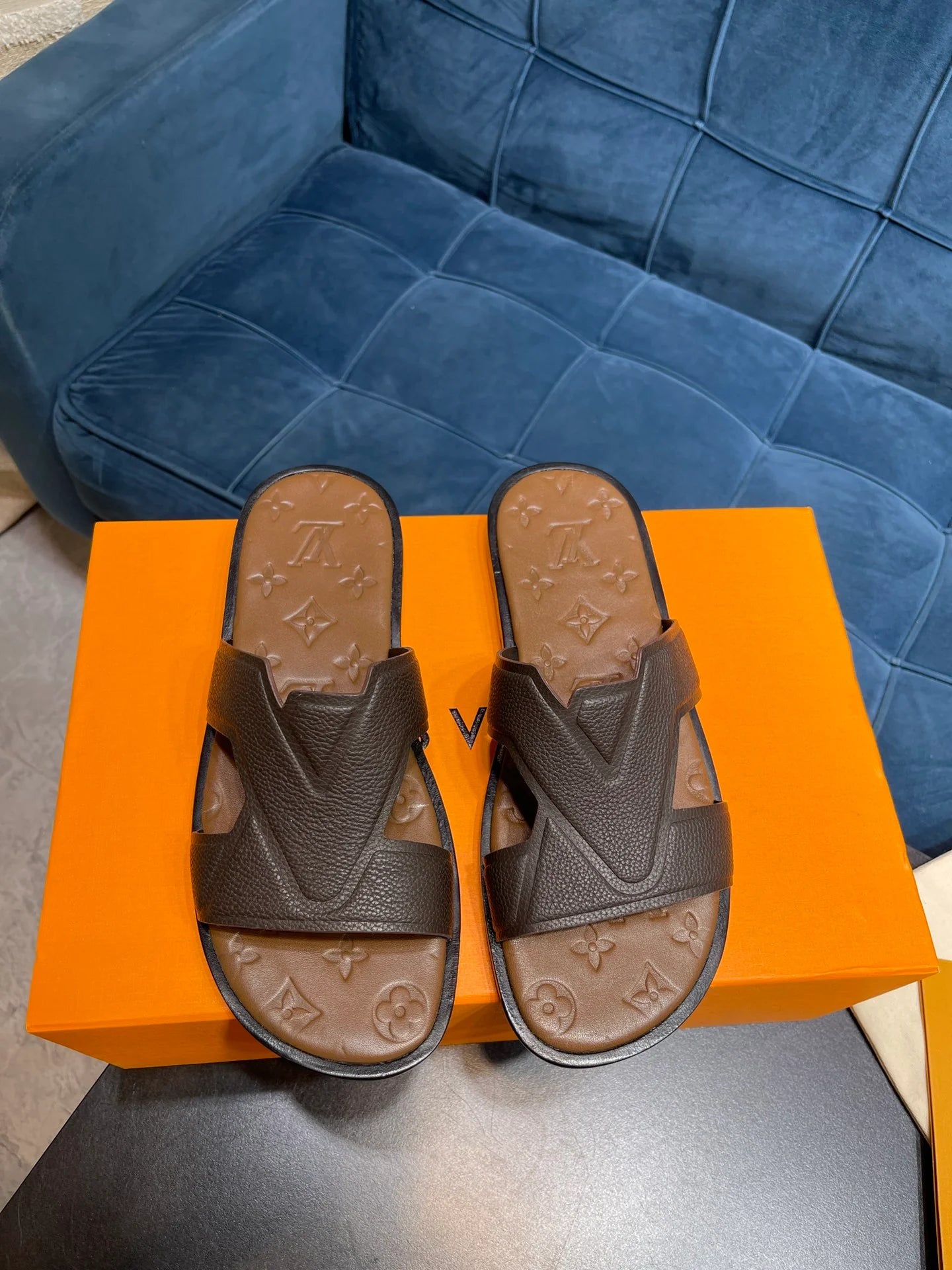 LV SANDAL