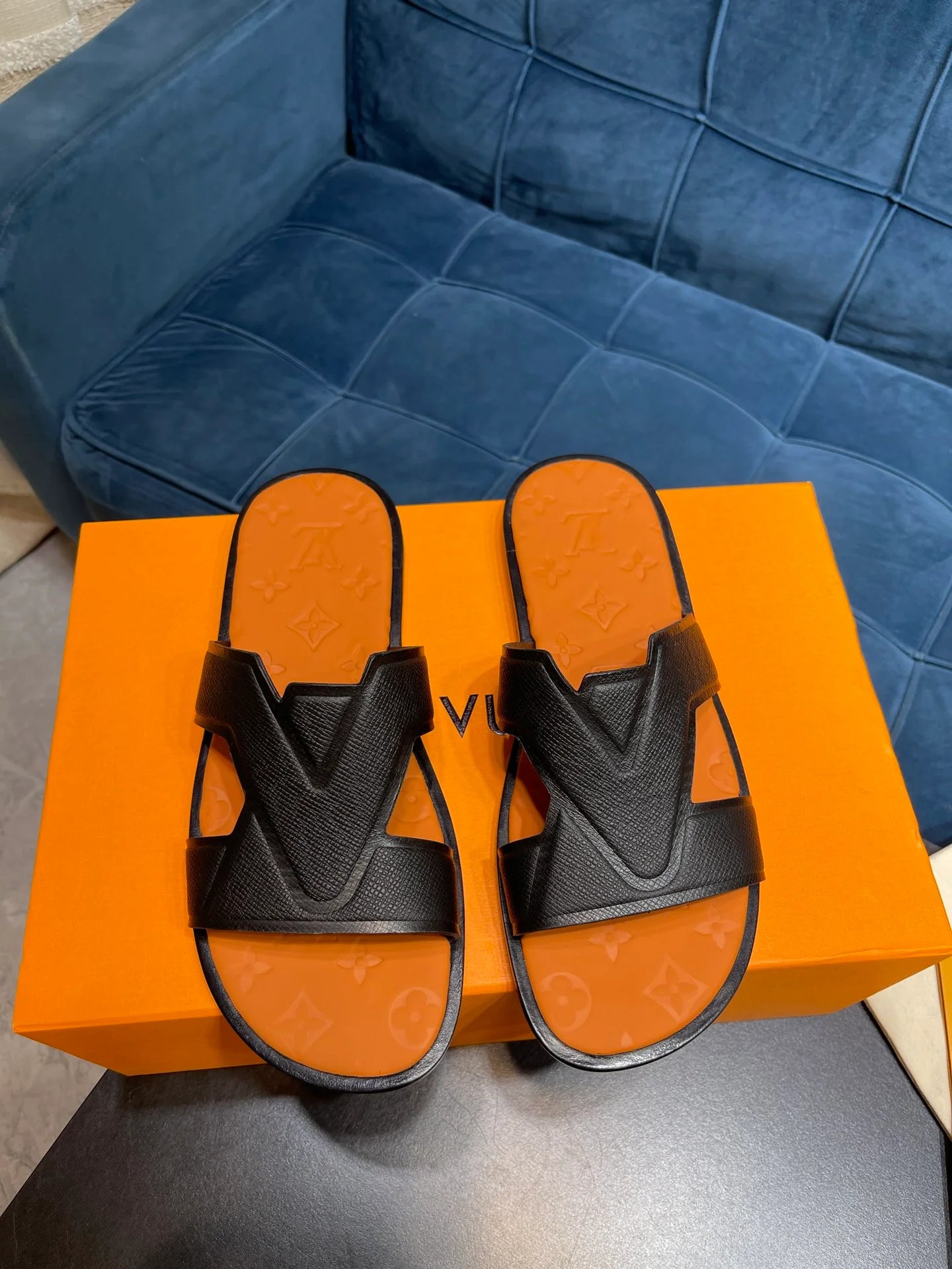 LV SANDAL
