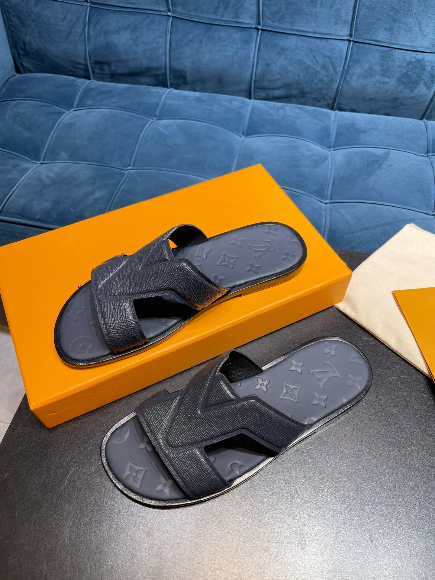 LV SANDAL