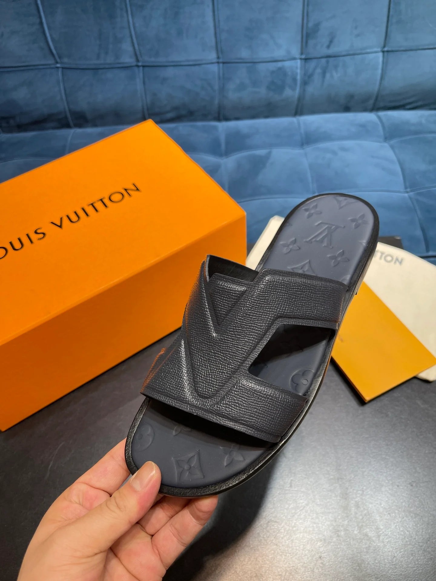 LV SANDAL