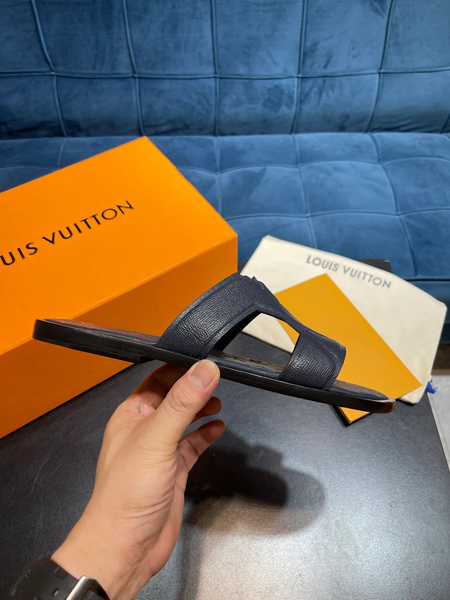 LV SANDAL