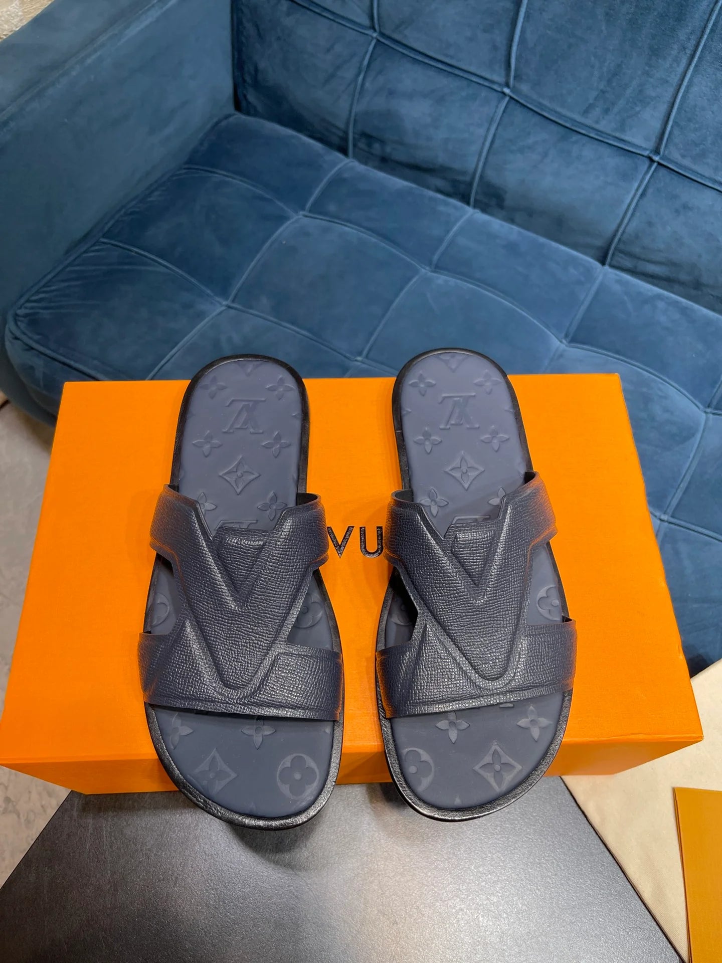 LV SANDAL