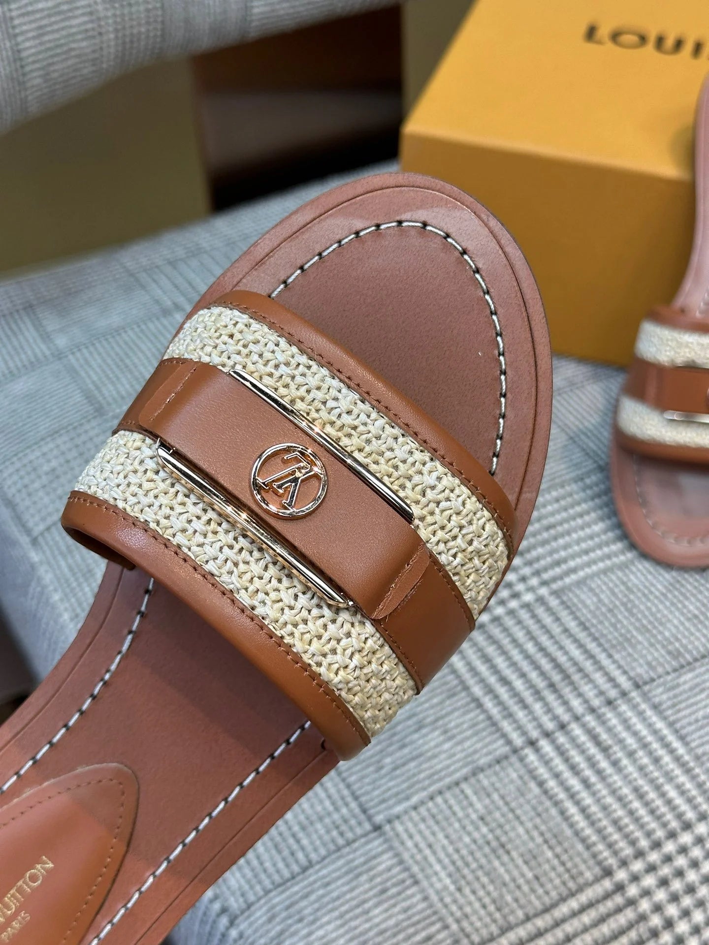 LV SANDAL