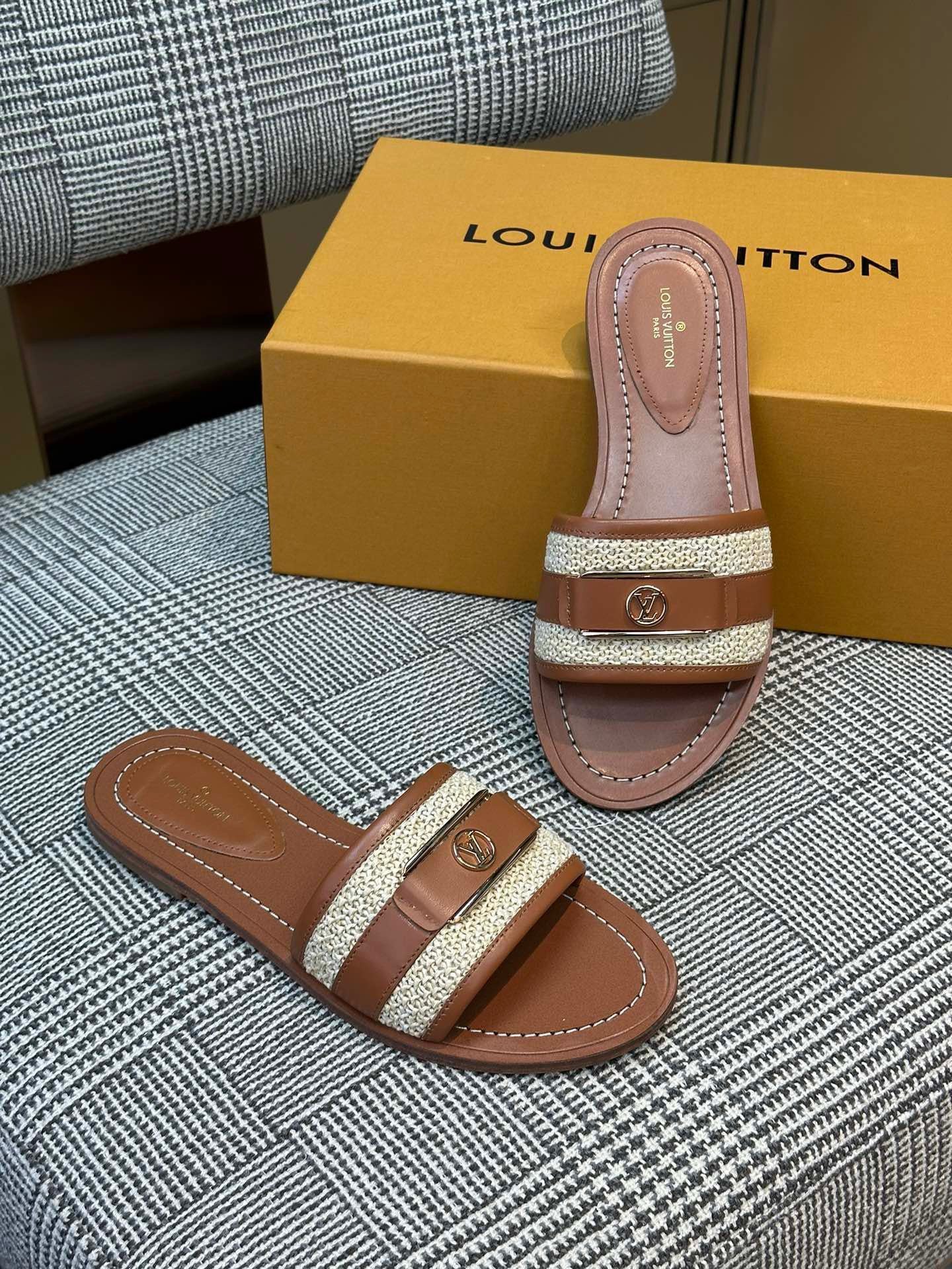 LV SANDAL