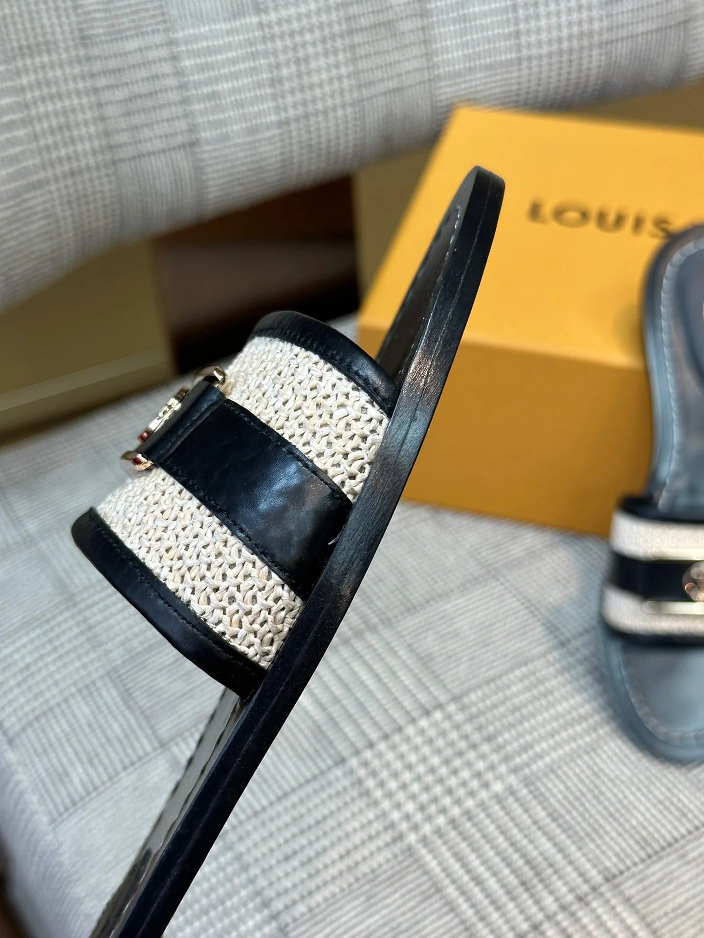 LV SANDAL