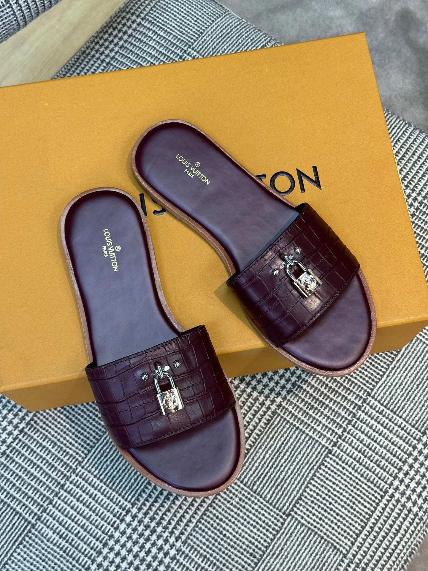 LV SANDAL