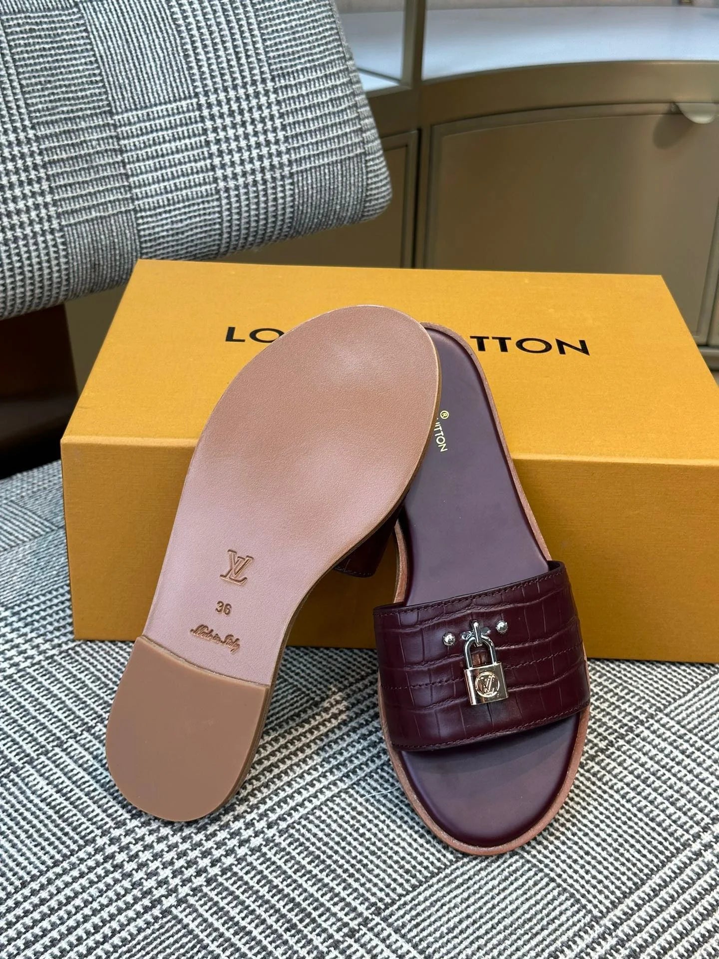 LV SANDAL