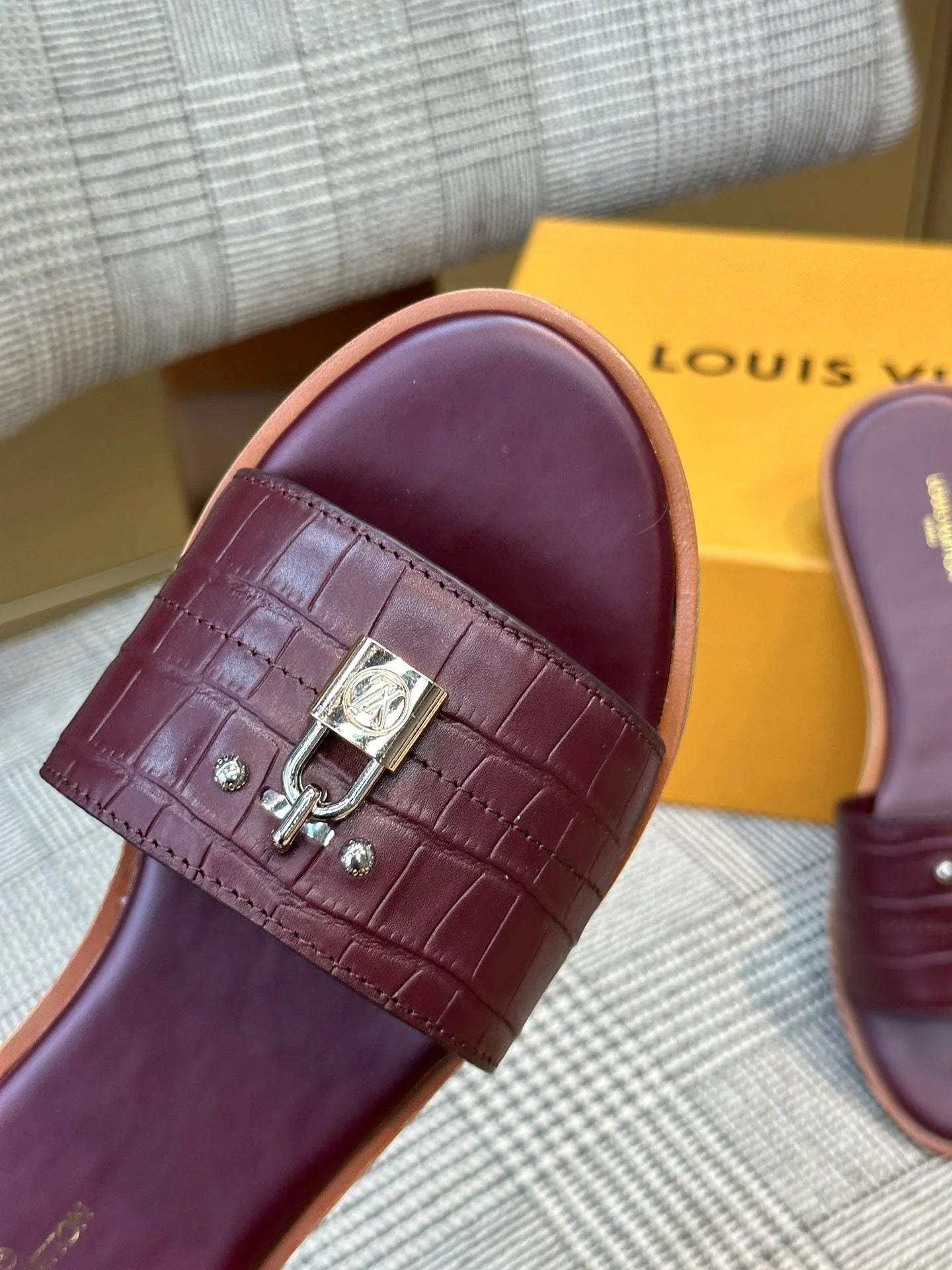 LV SANDAL