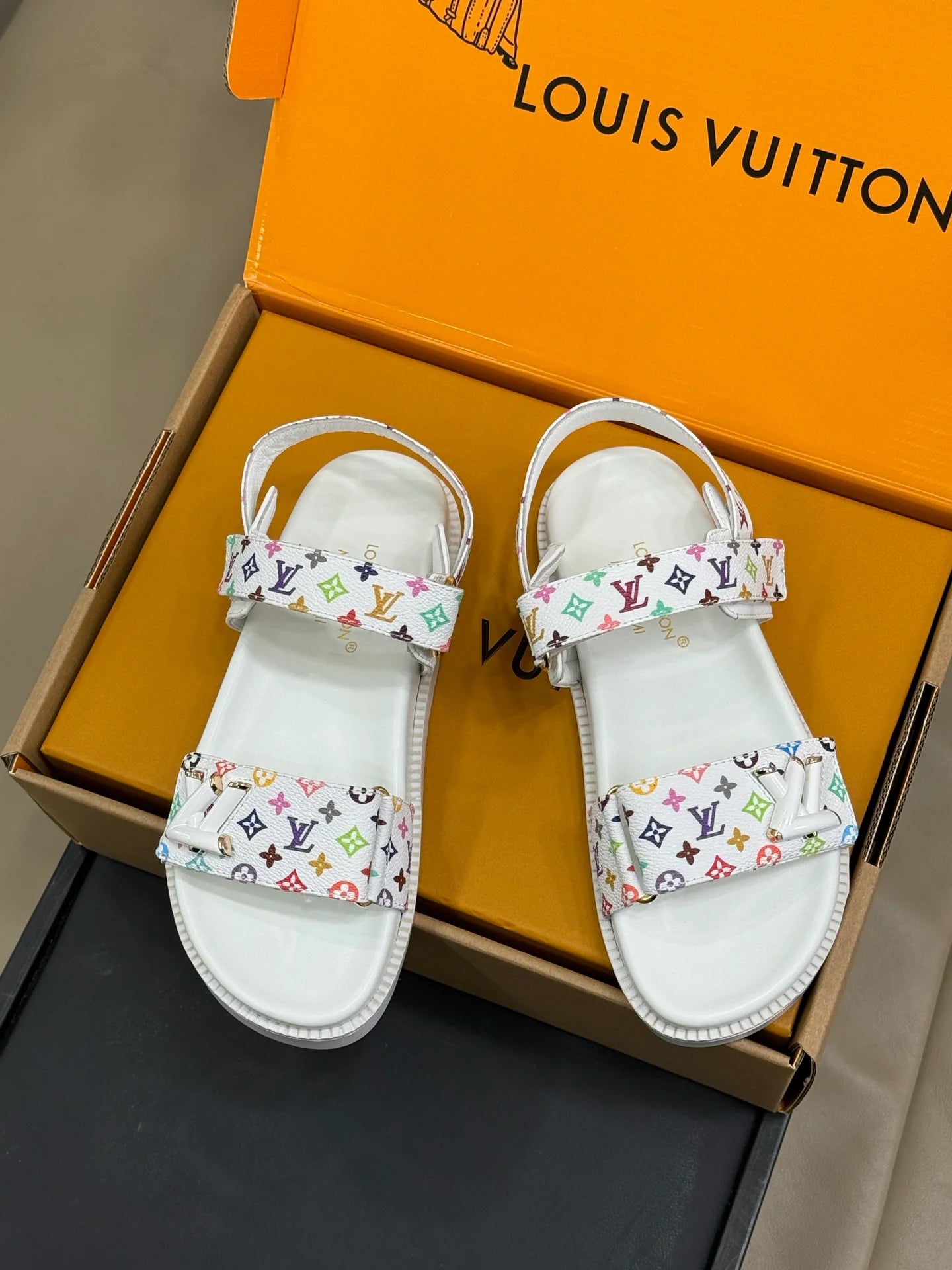 LV SANDAL