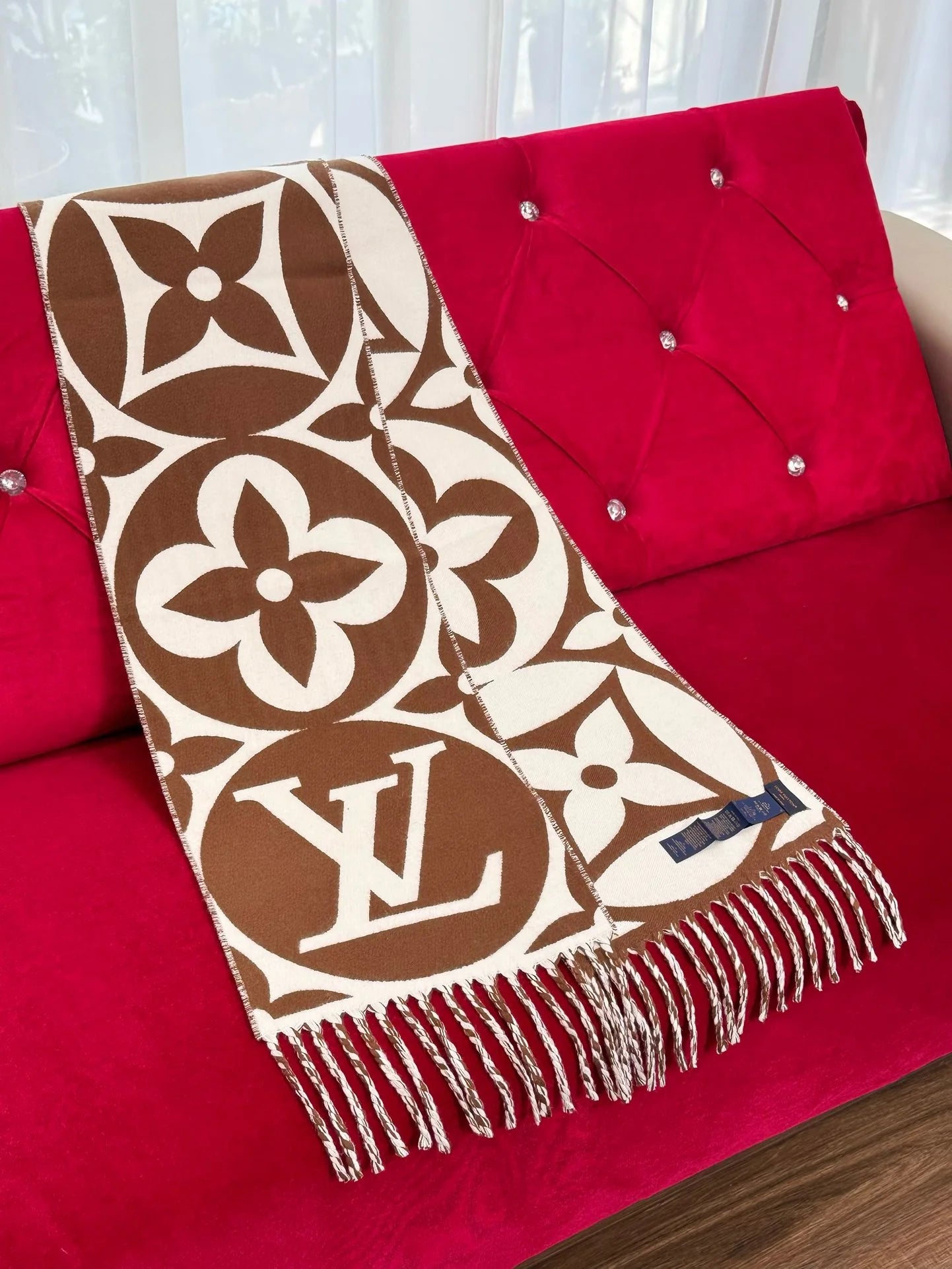 LV SCARF