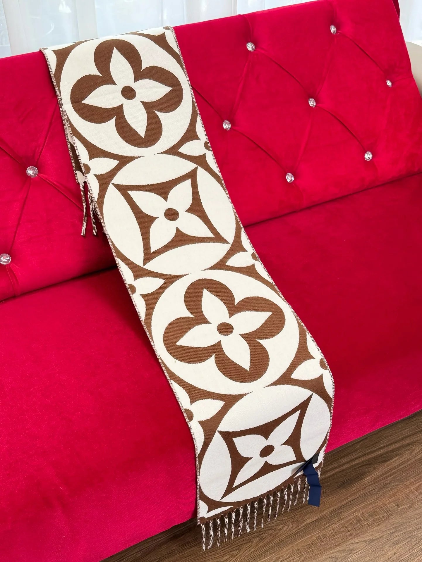 LV SCARF