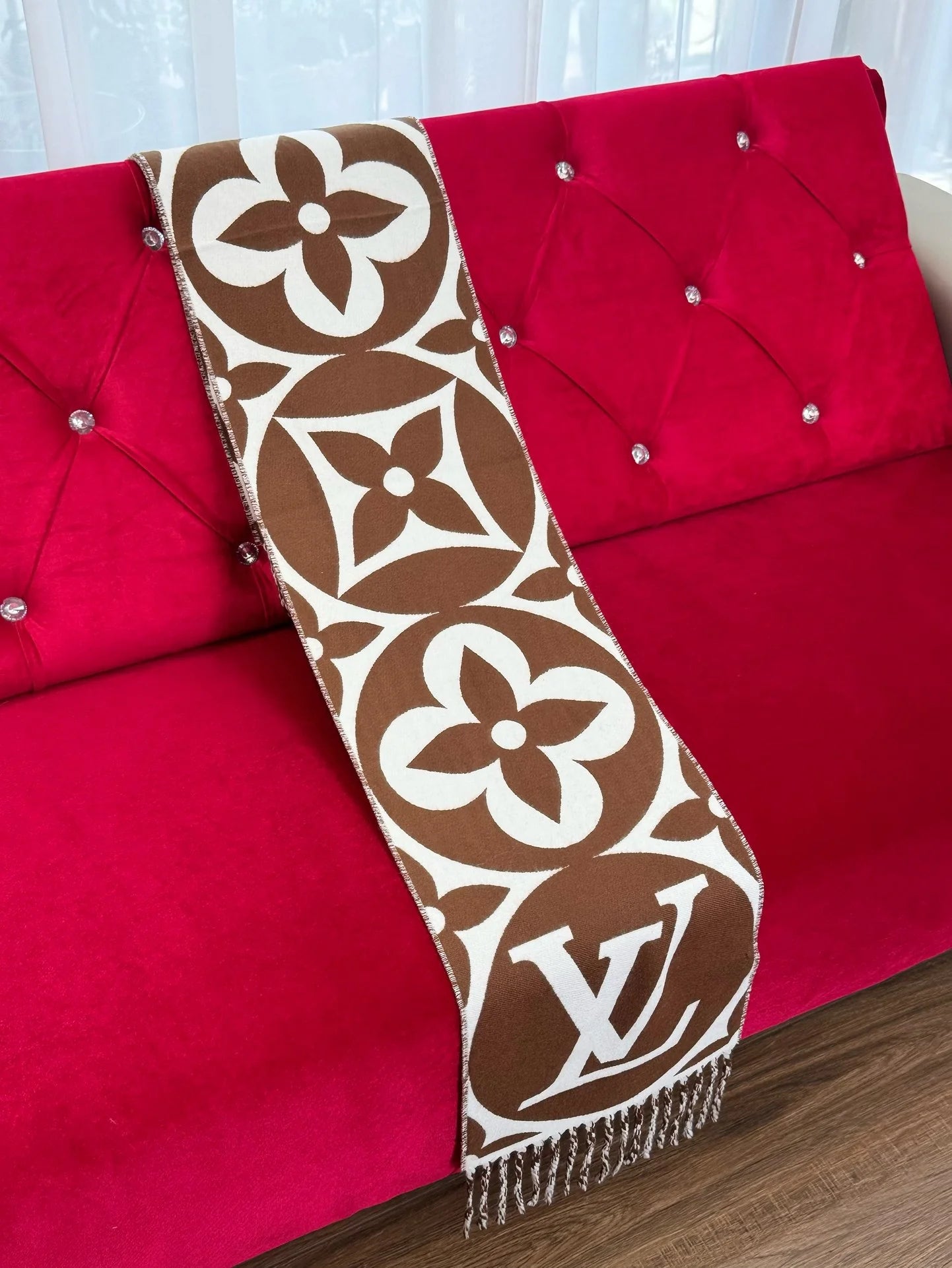 LV SCARF