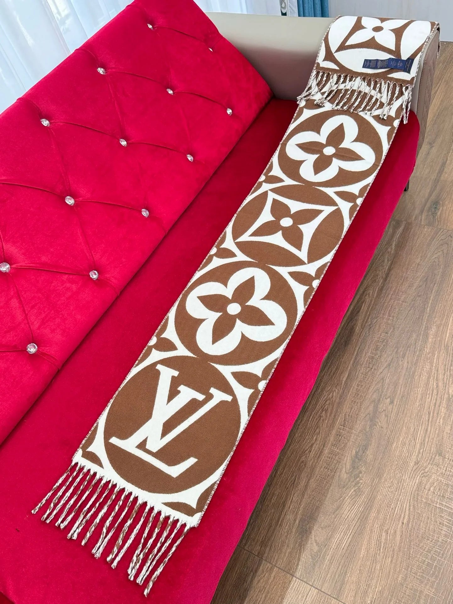 LV SCARF