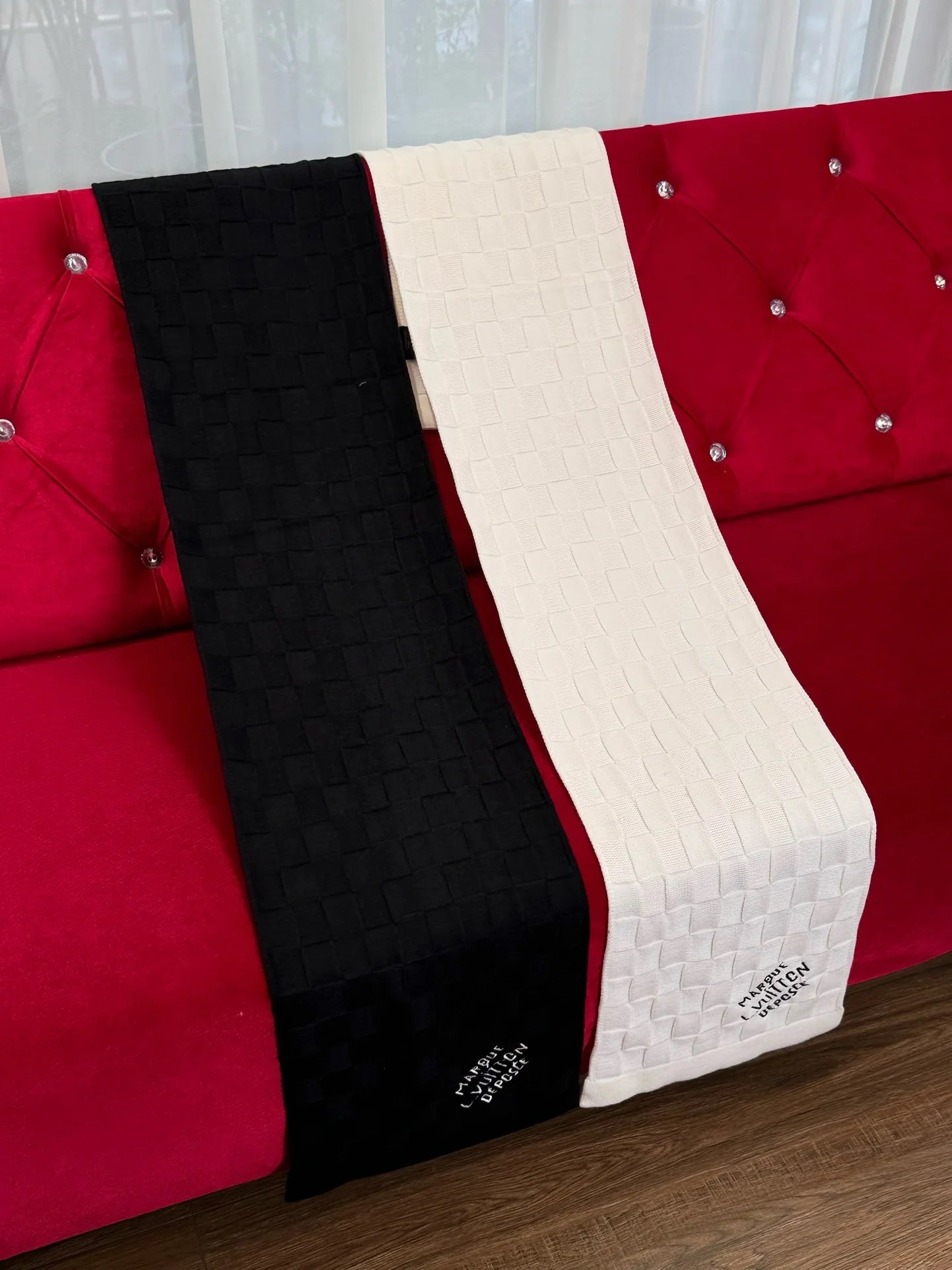 LV SCARF