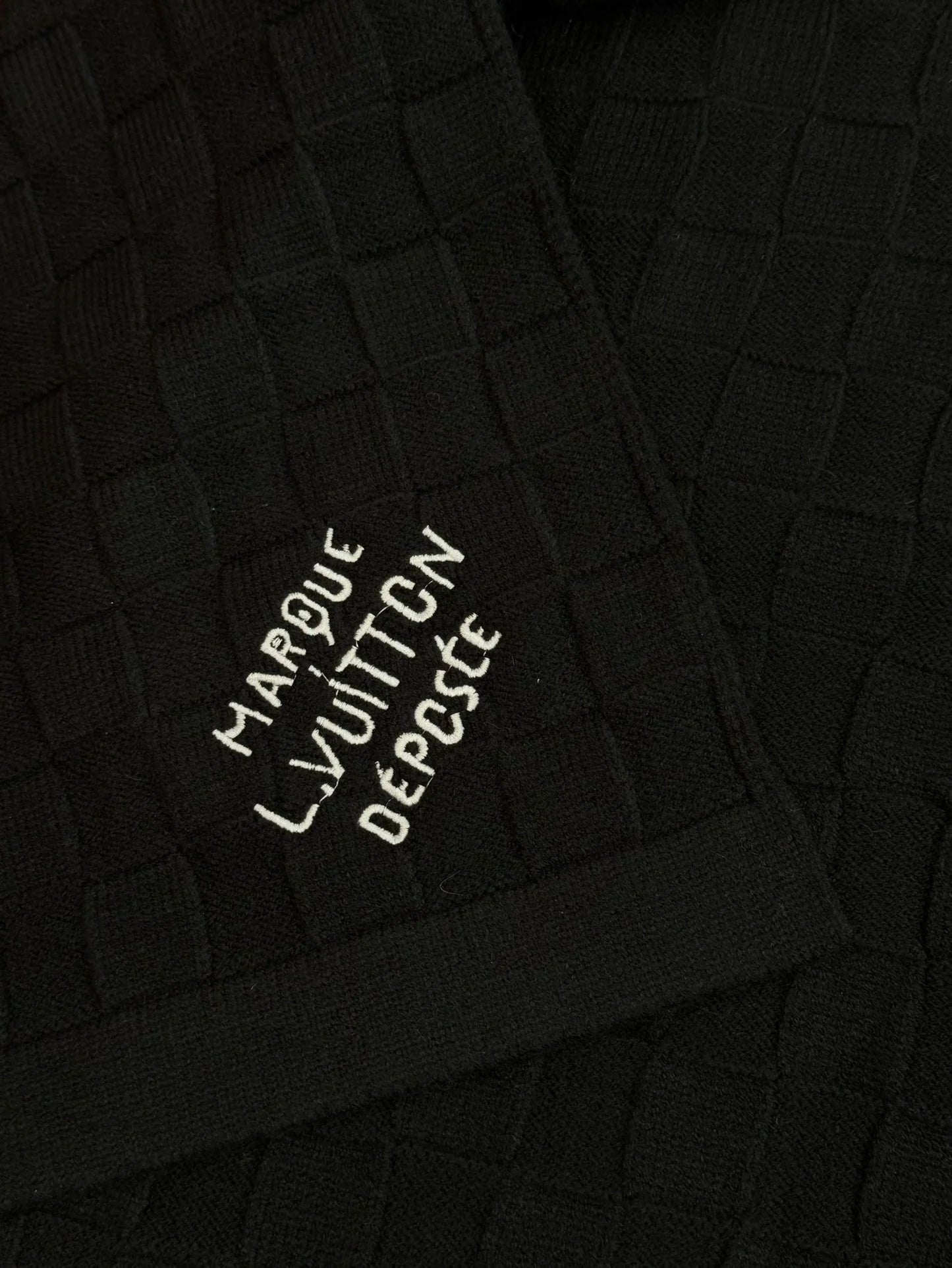 LV SCARF