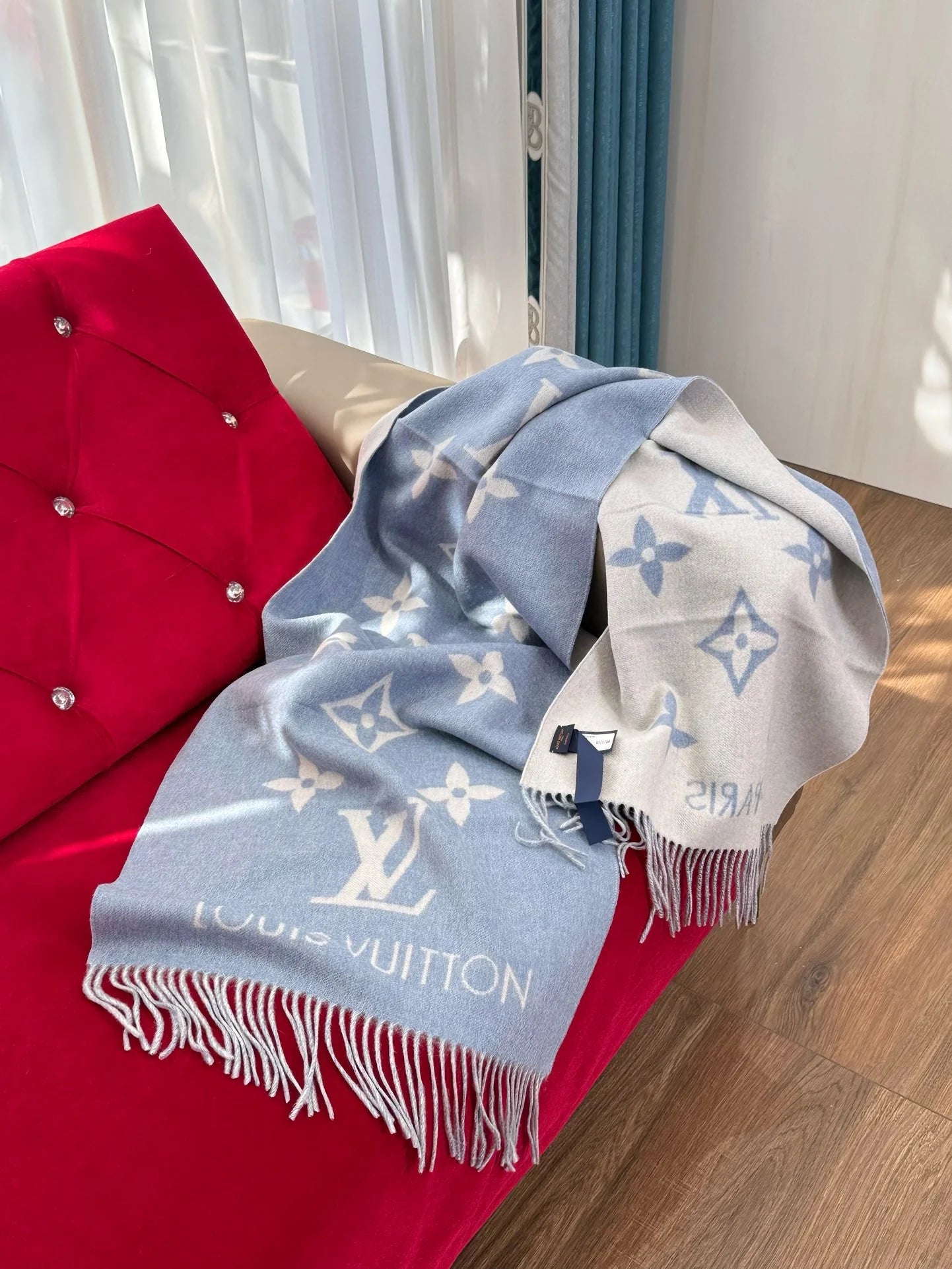 LV SCARF