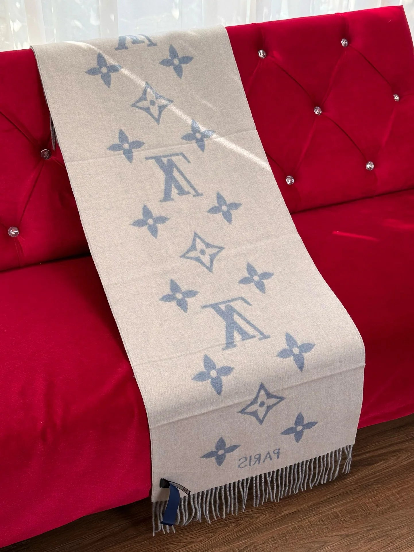 LV SCARF