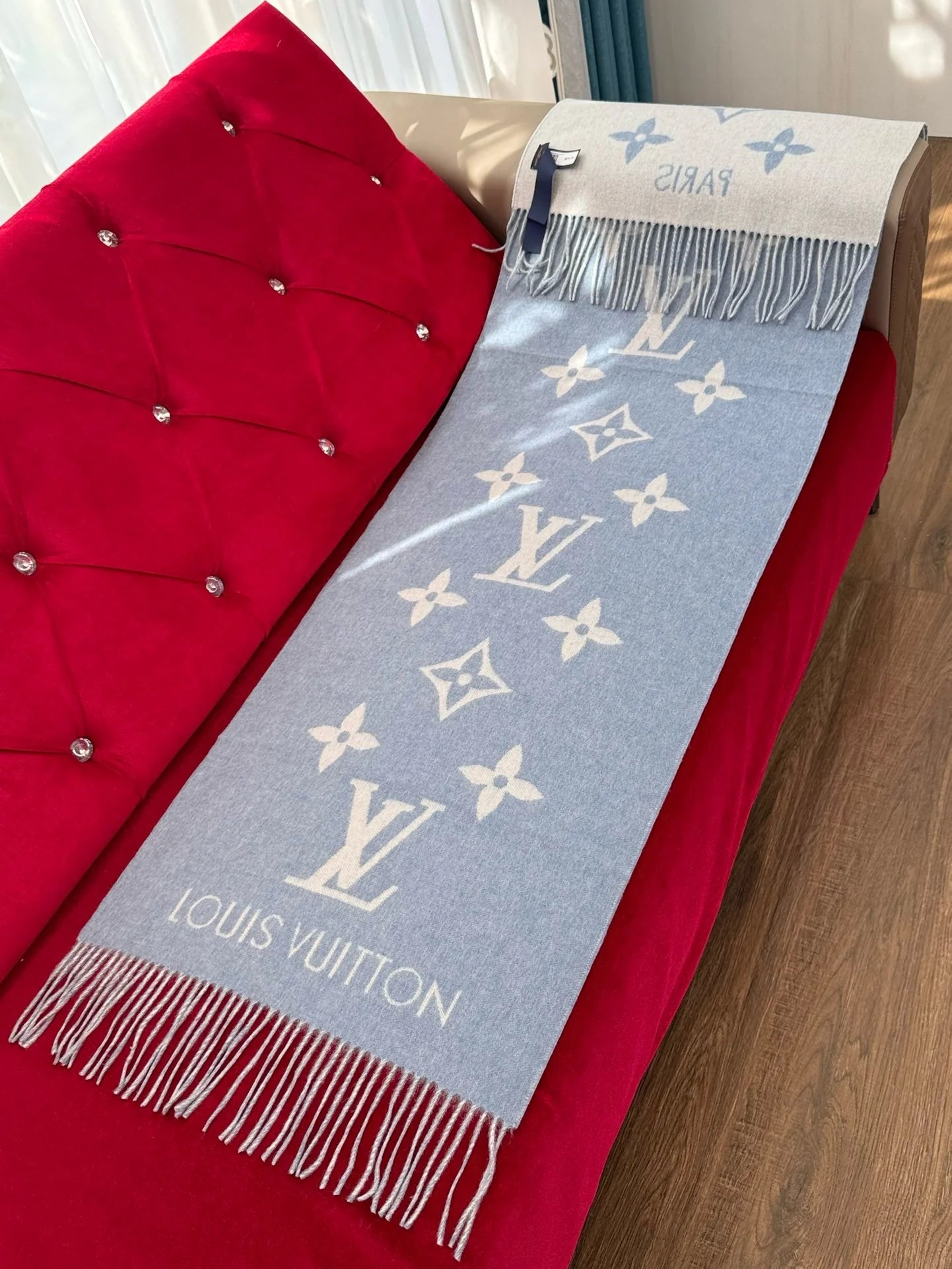 LV SCARF