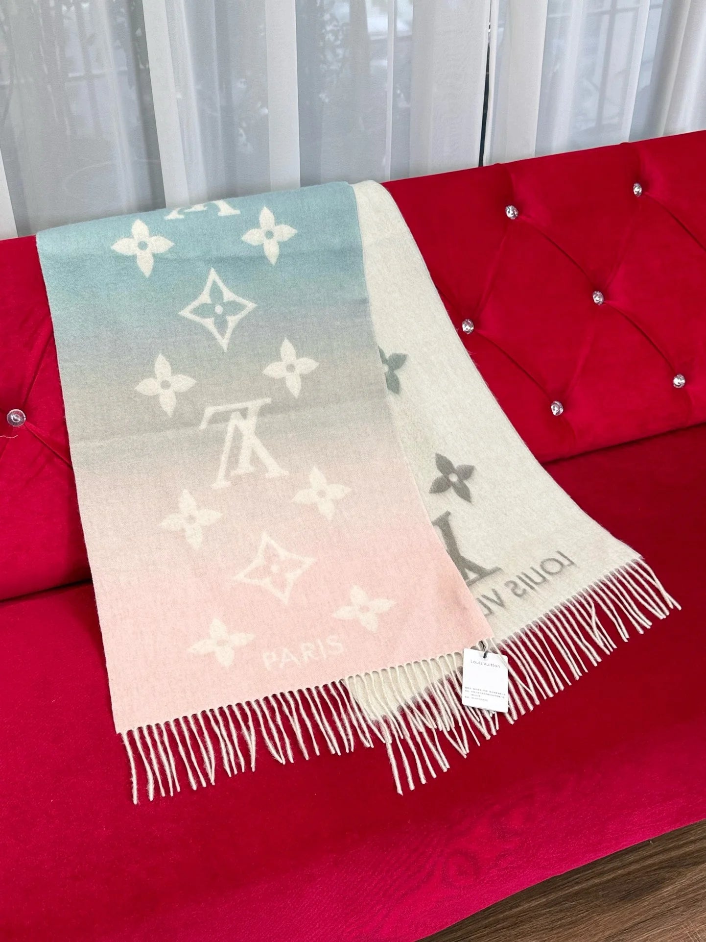 LV SCARF