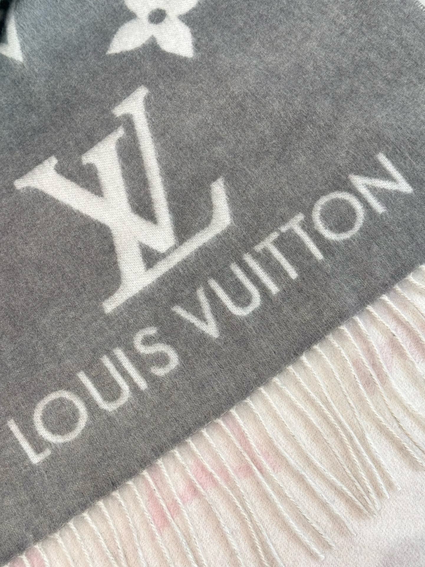 LV SCARF