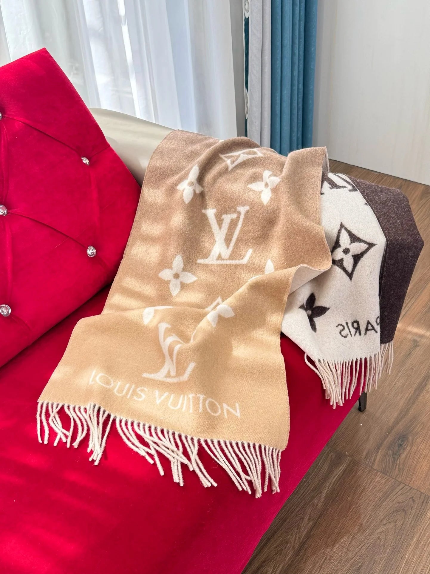 LV SCARF