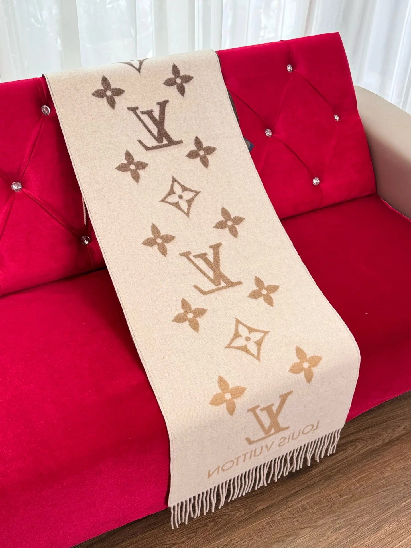 LV SCARF