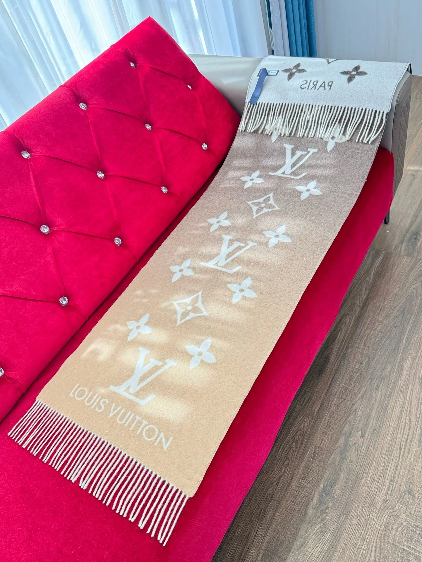 LV SCARF