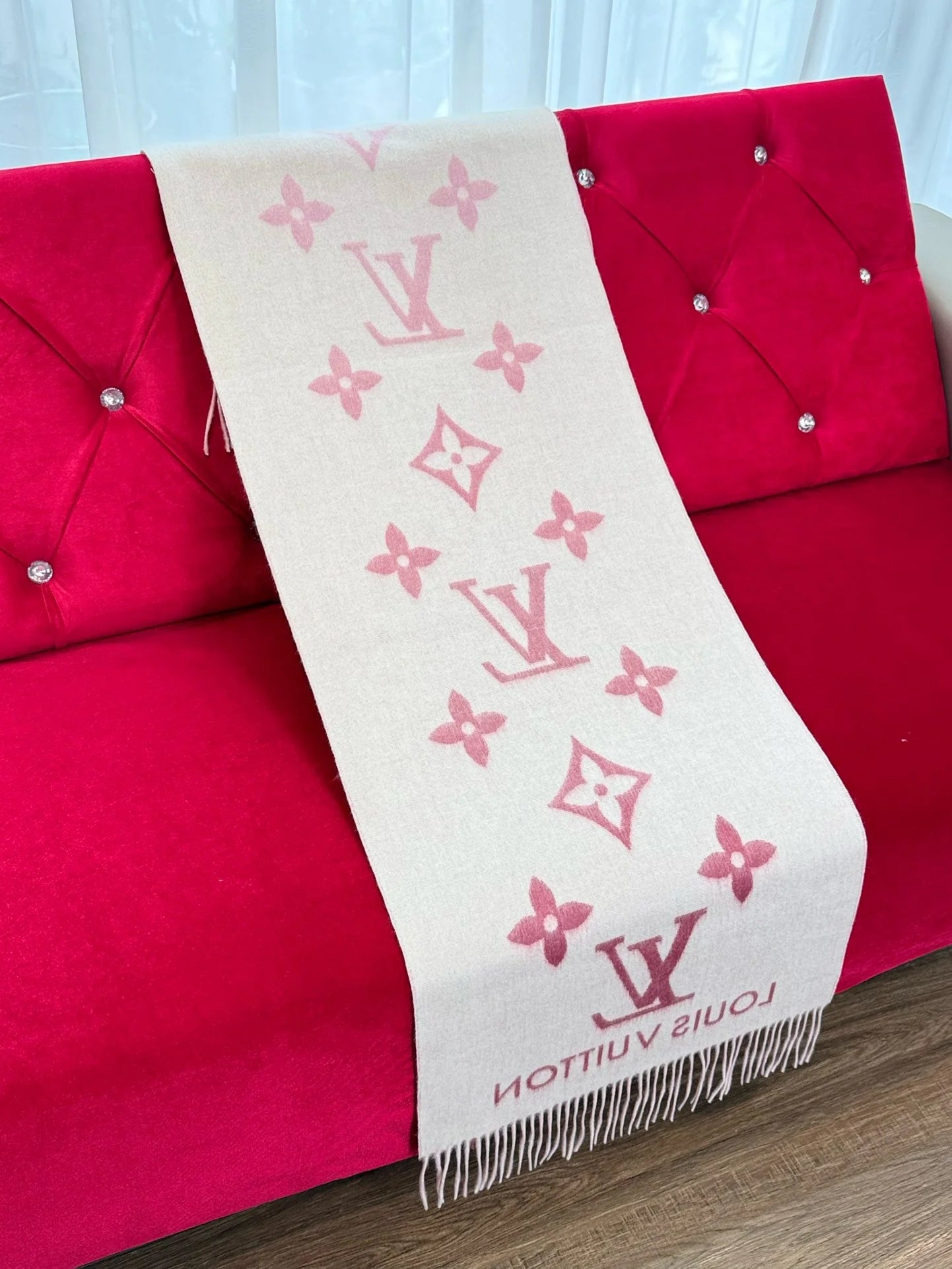 LV SCARF