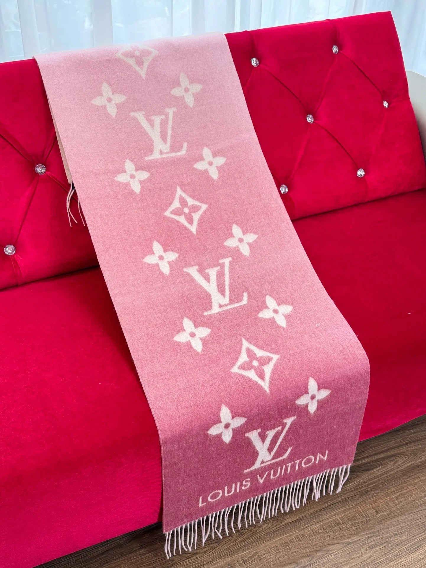 LV SCARF
