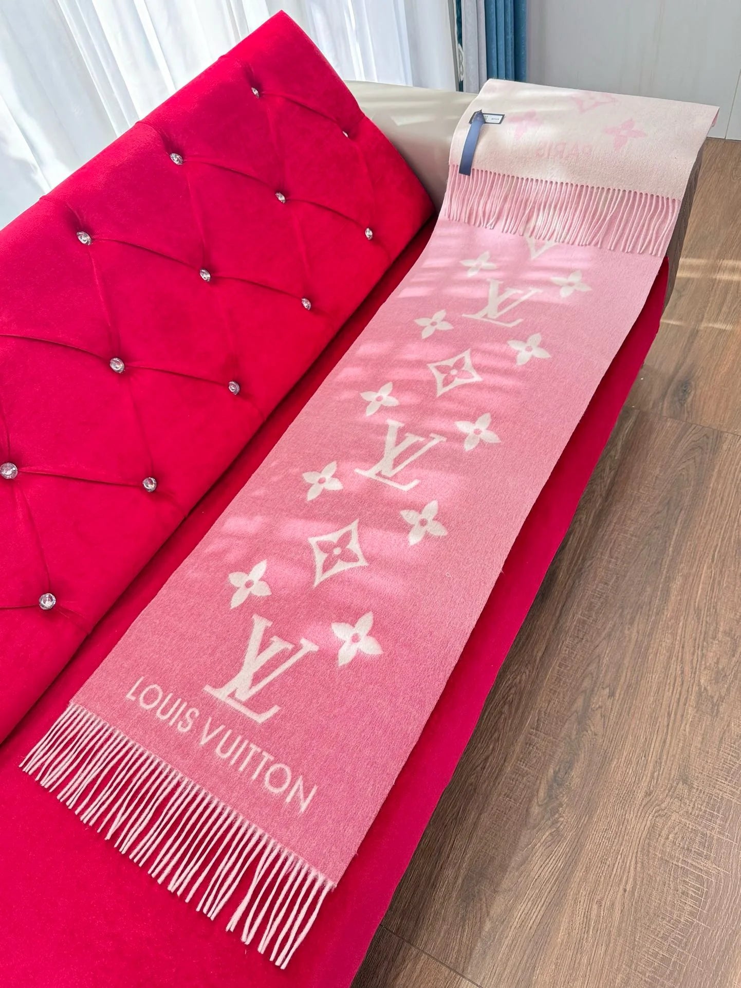 LV SCARF