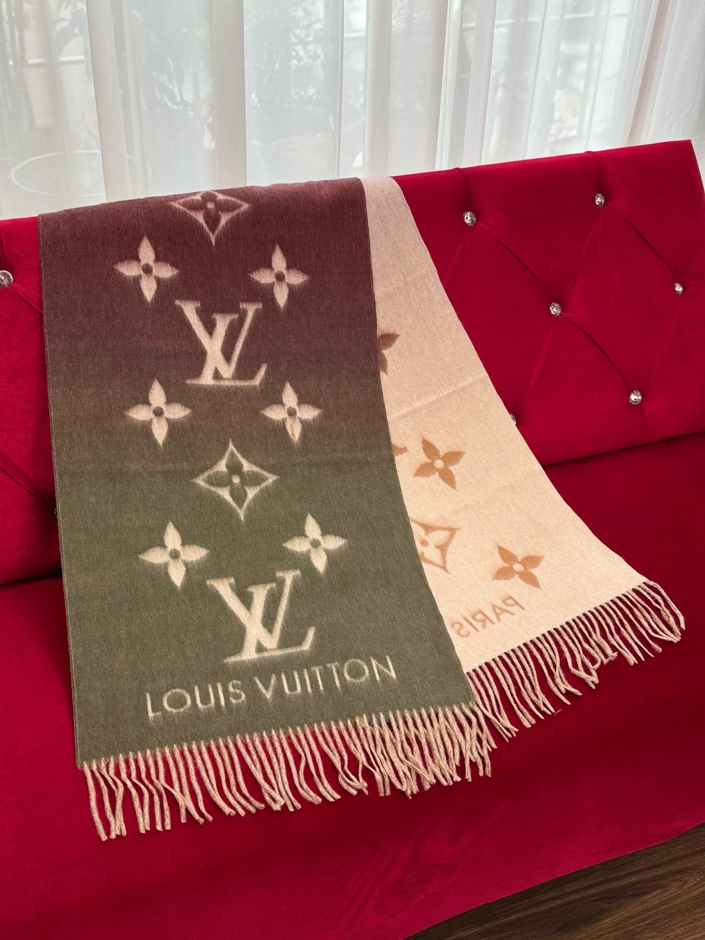 LV SCARF