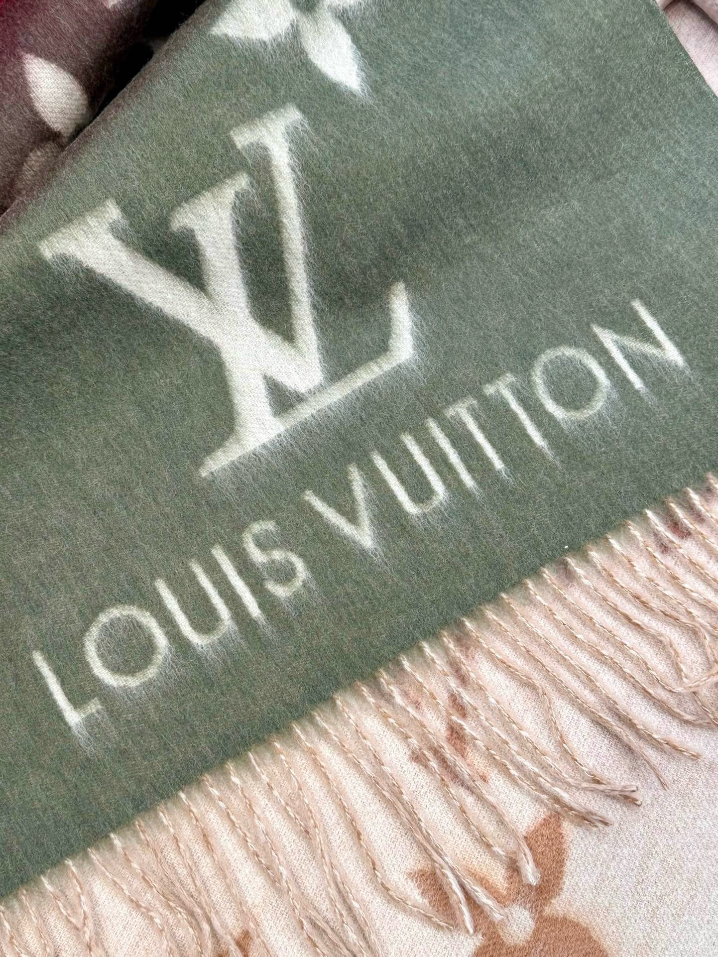 LV SCARF