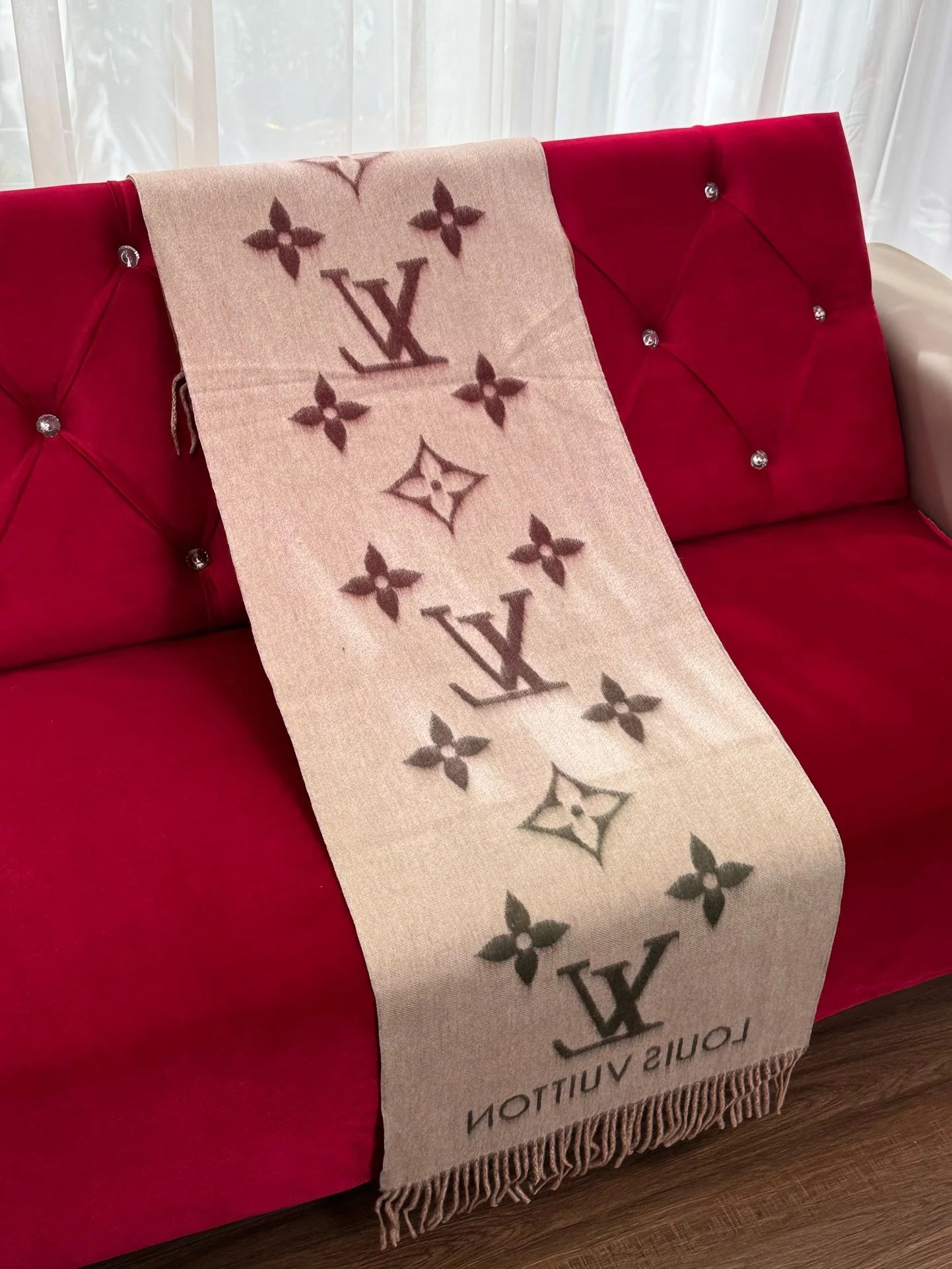 LV SCARF