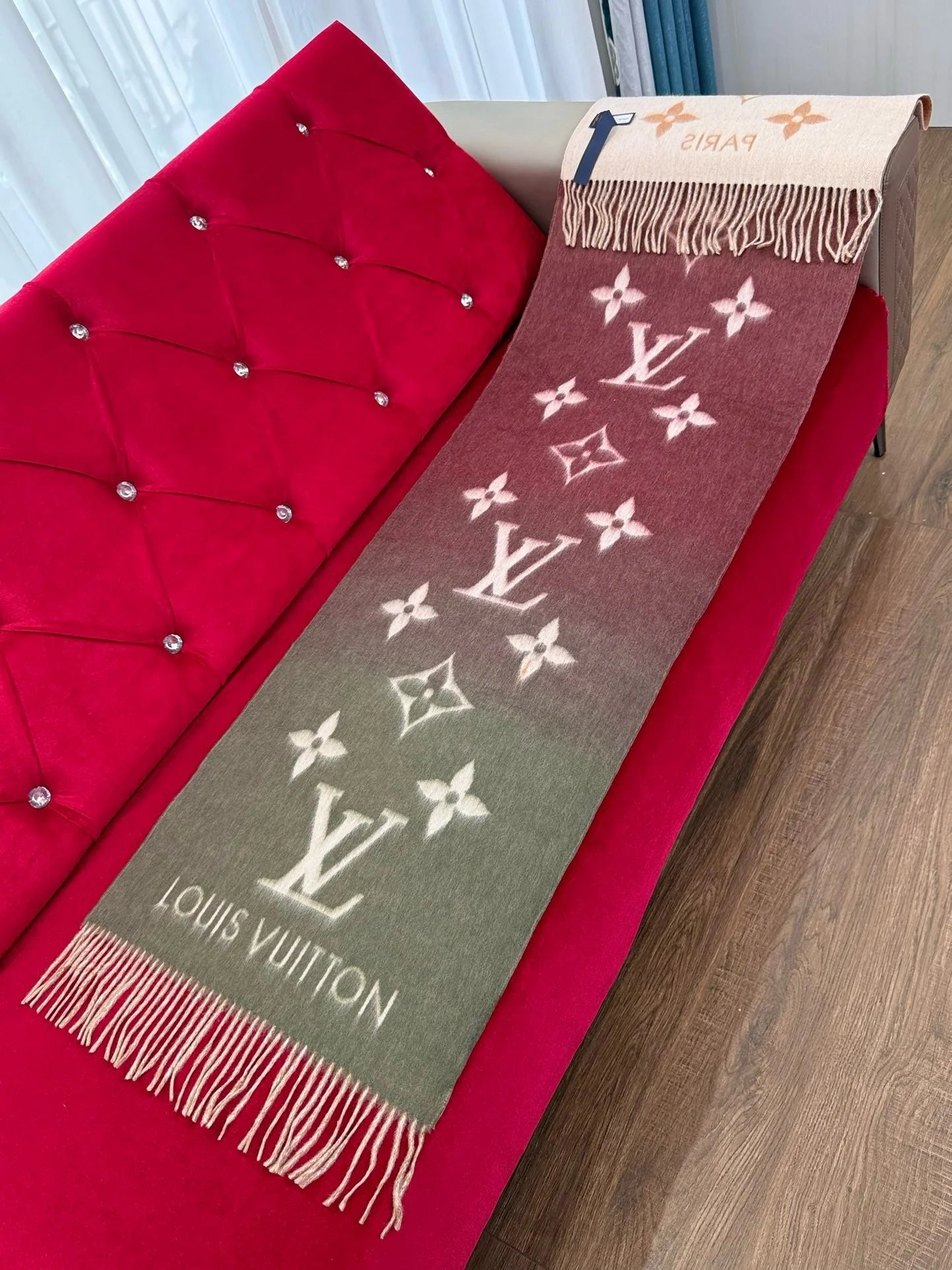 LV SCARF