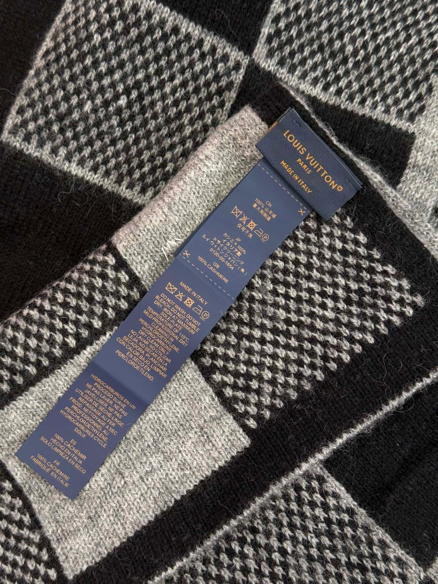 LV SCARF