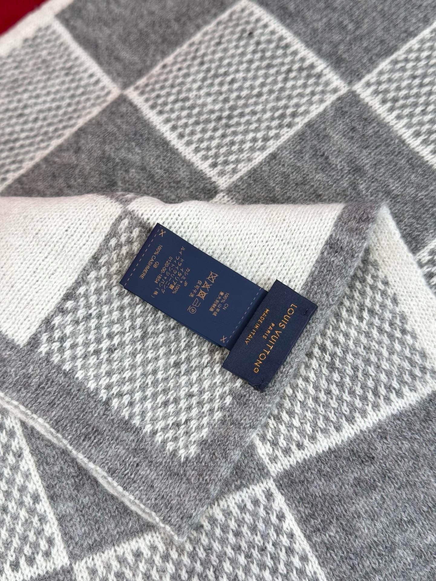 LV SCARF