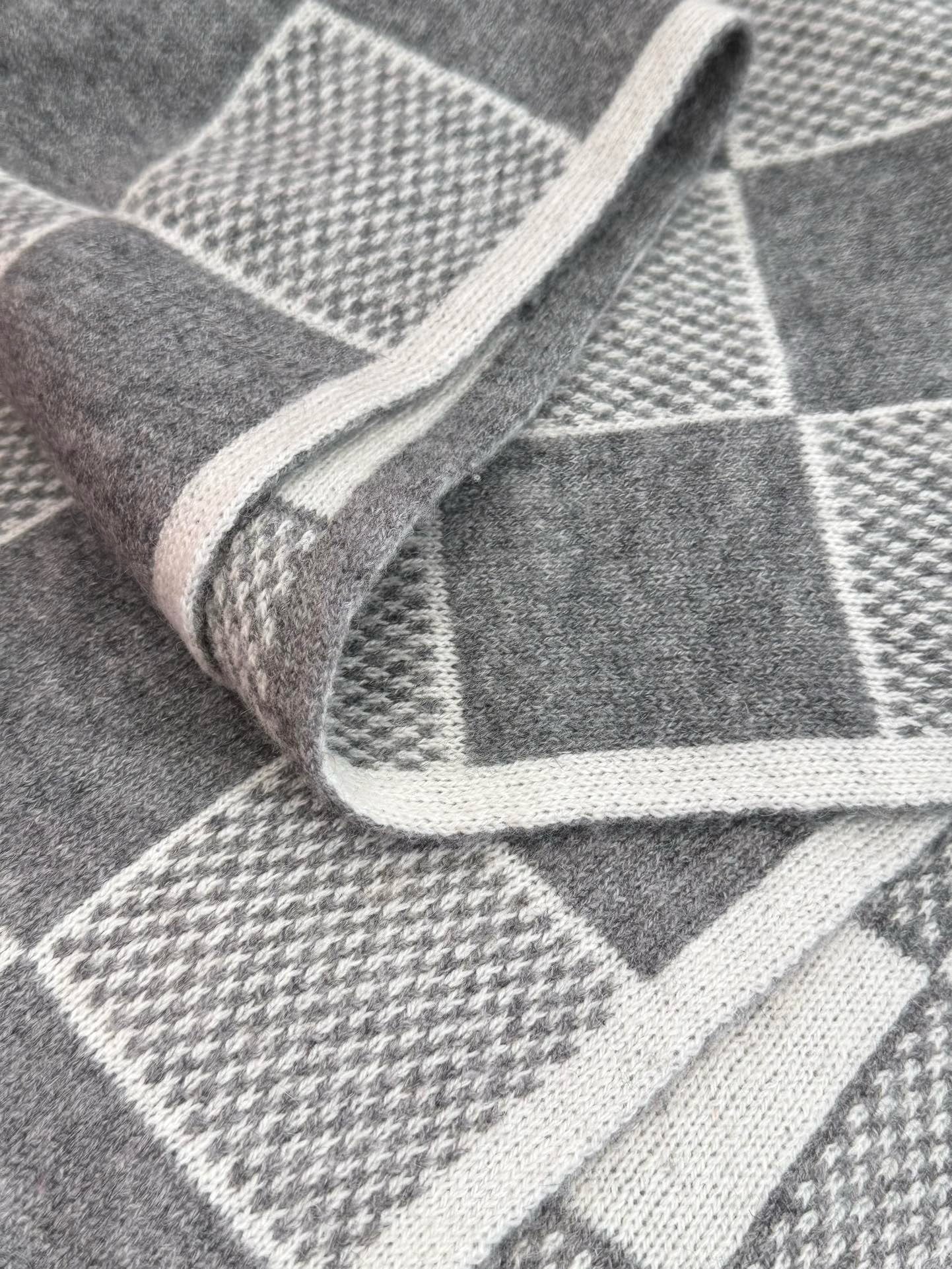 LV SCARF