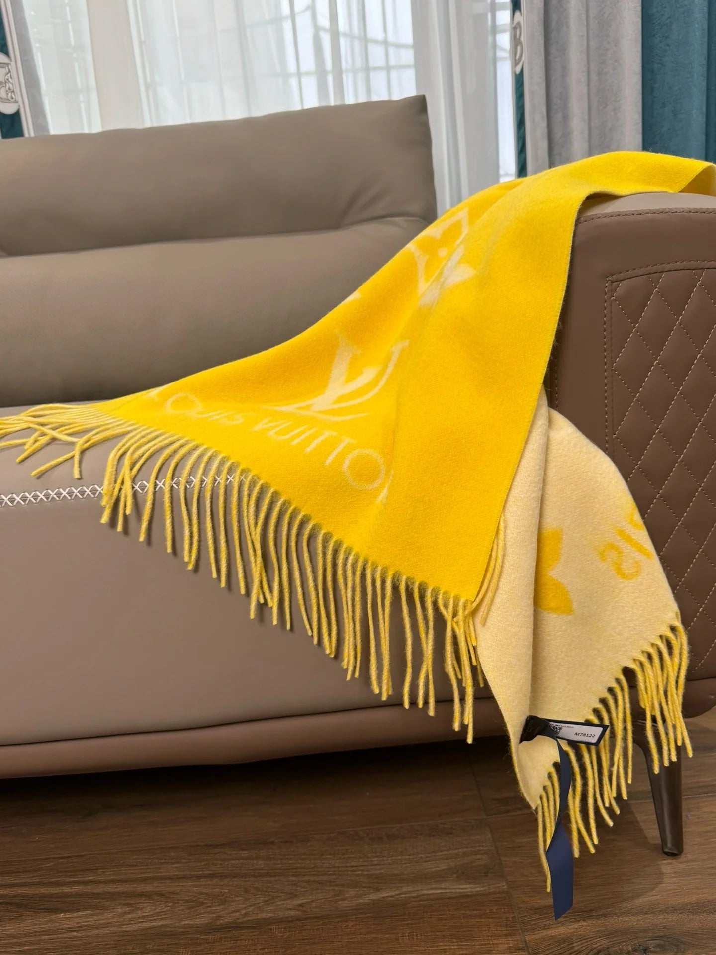 LV SCARF