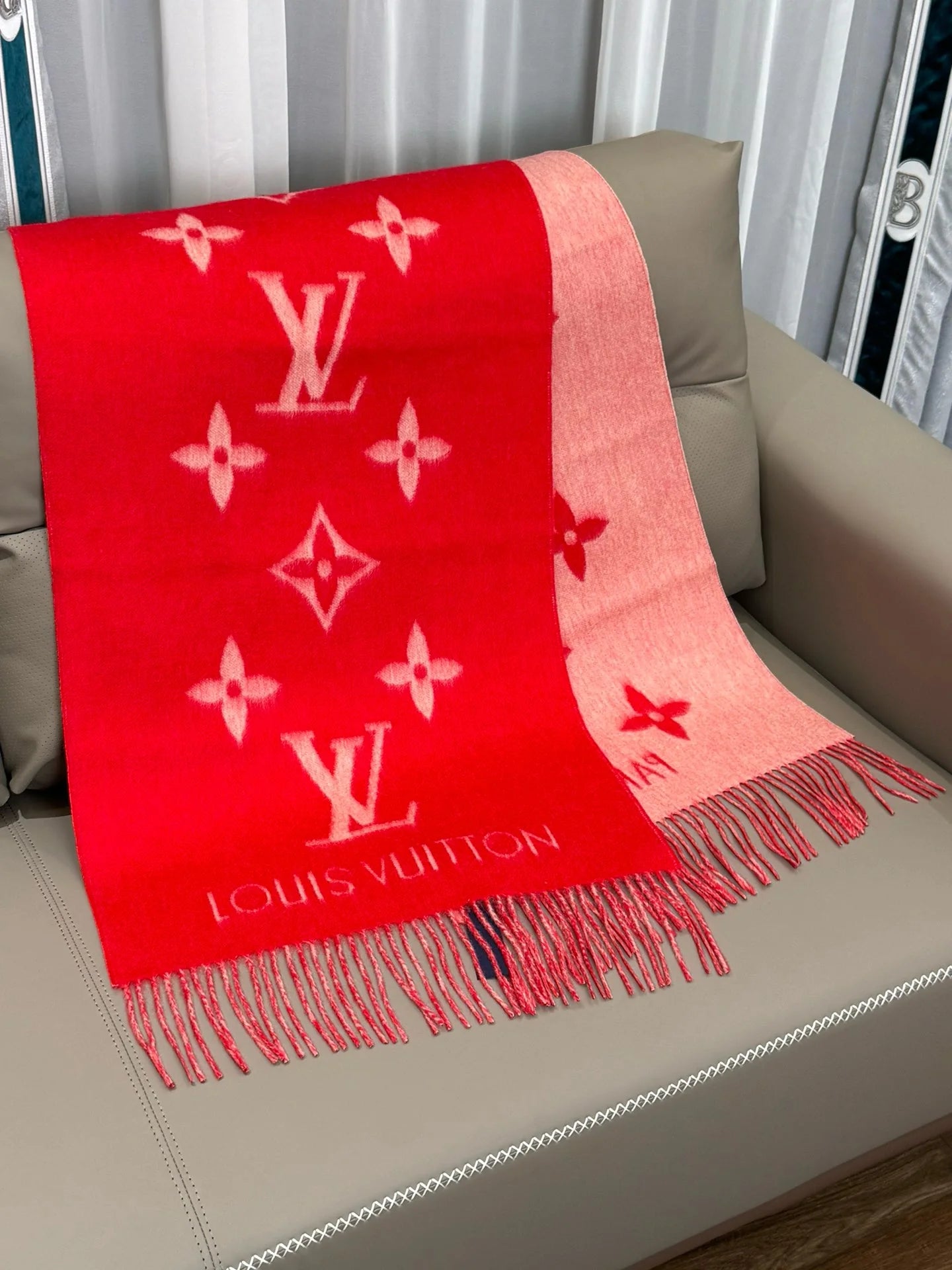 LV SCARF