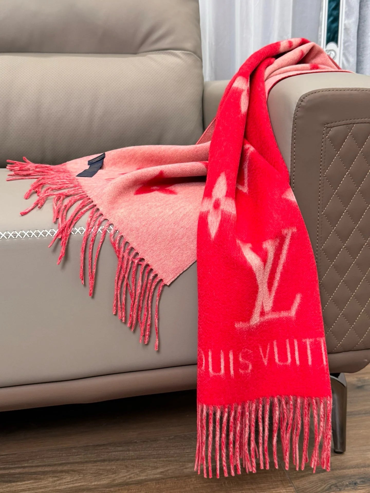 LV SCARF