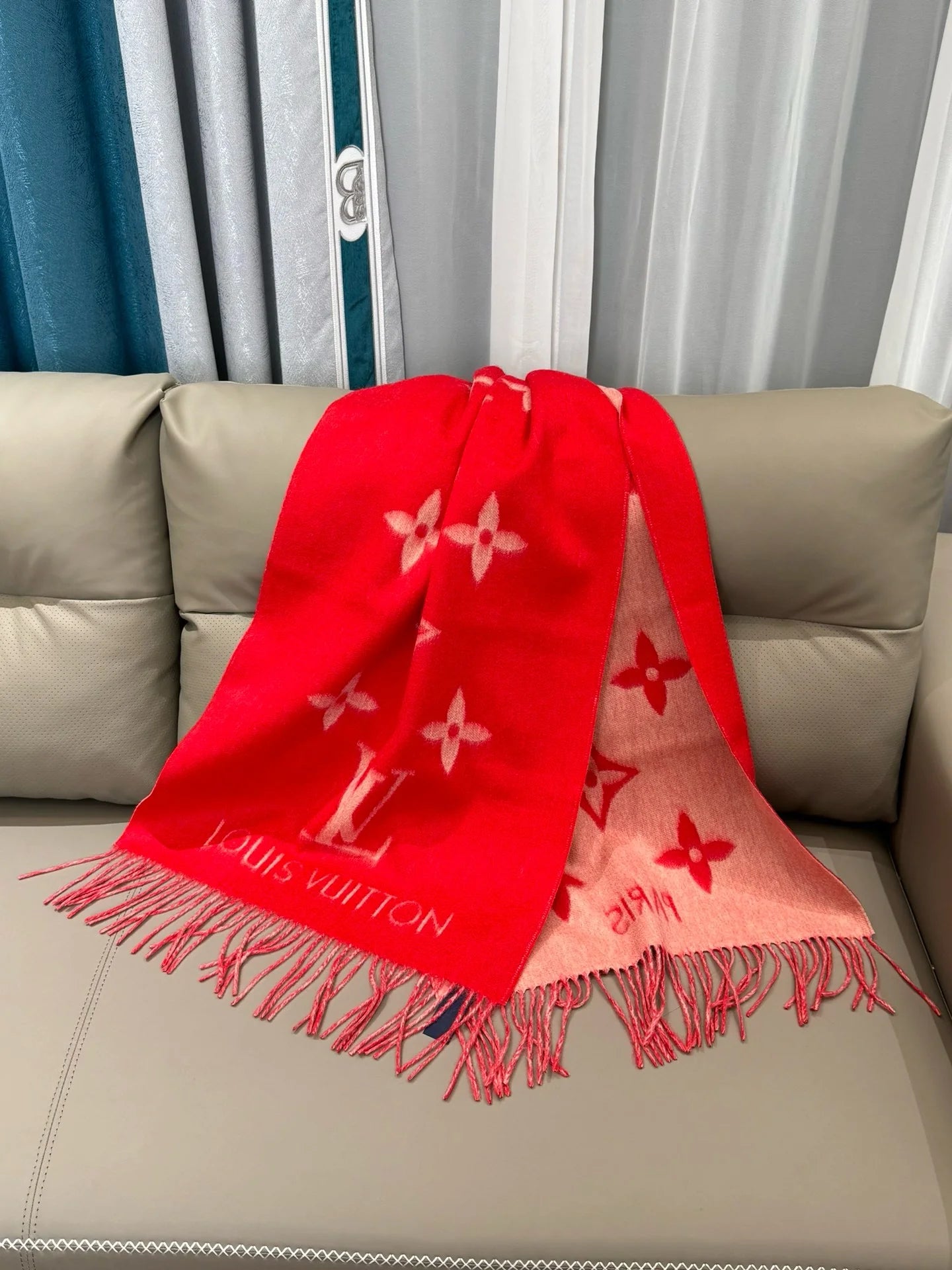 LV SCARF