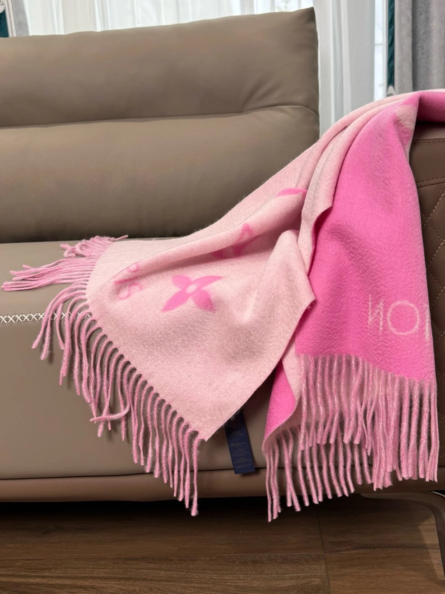 LV SCARF